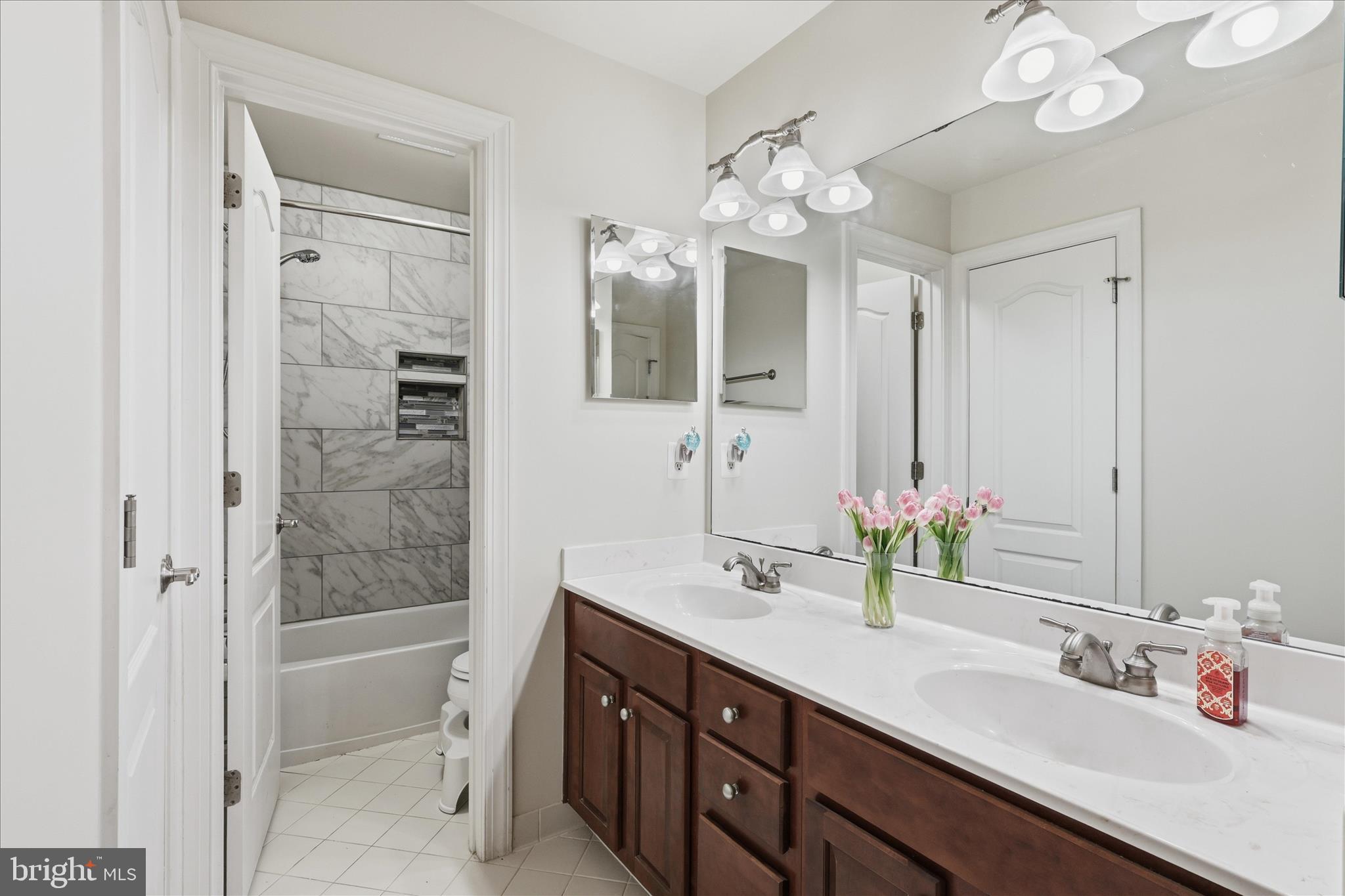 SMITH LAKE ESTATES - Residential