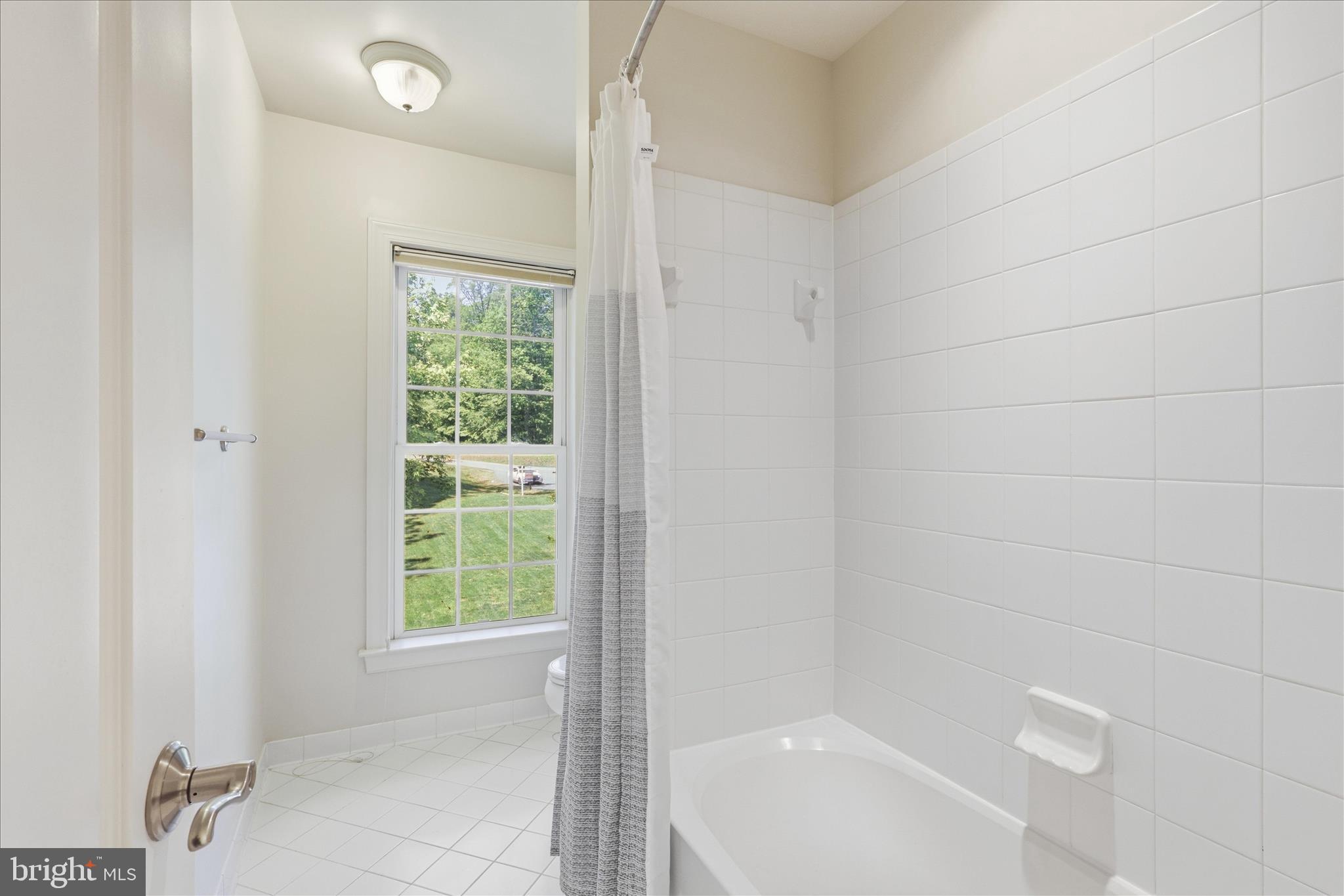 SMITH LAKE ESTATES - Residential