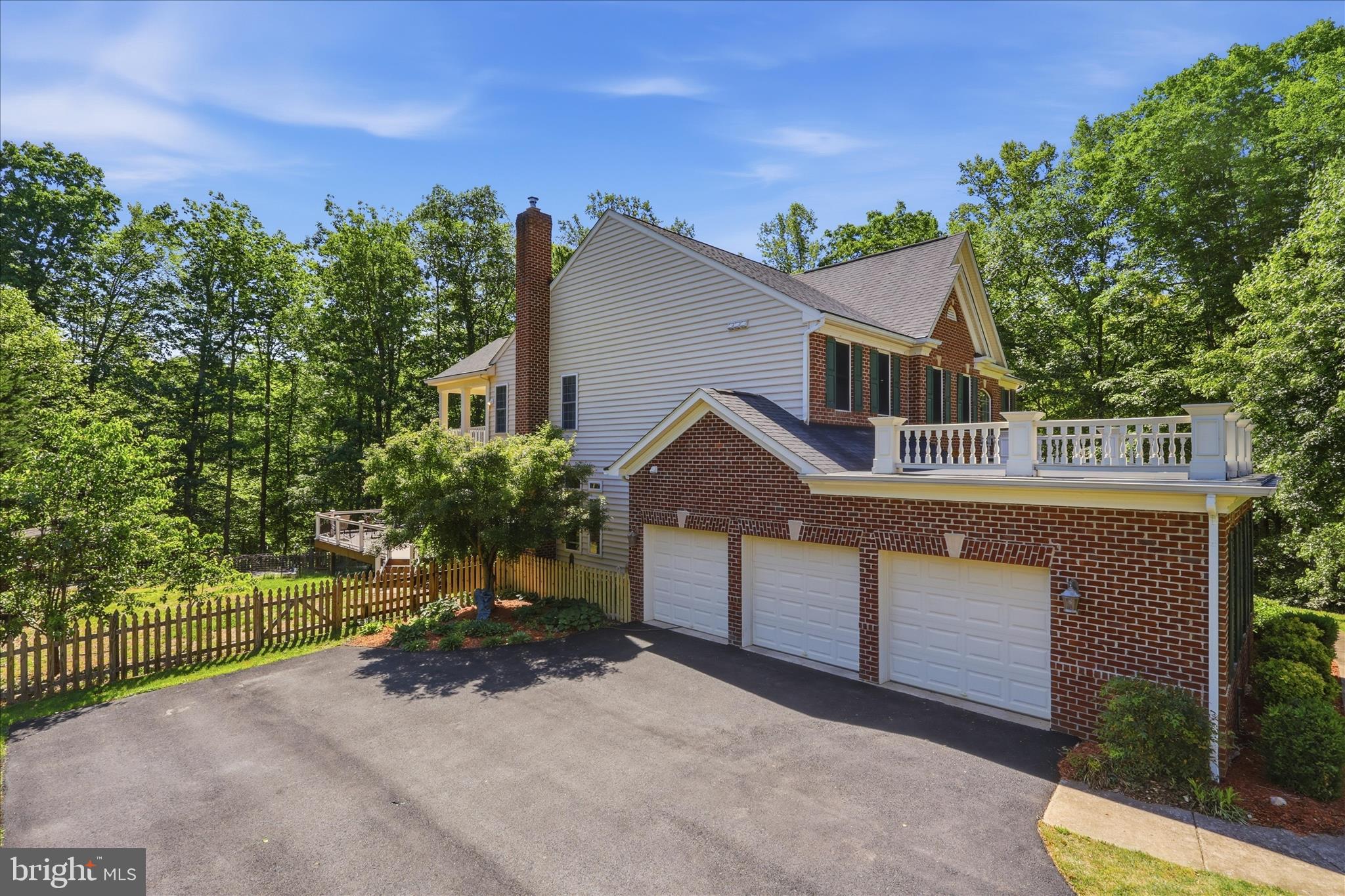 SMITH LAKE ESTATES - Residential