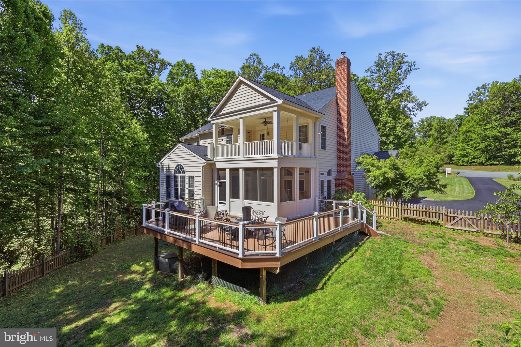 SMITH LAKE ESTATES - Residential