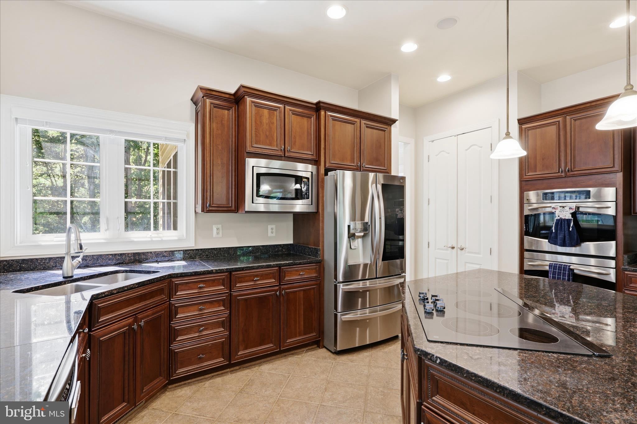 SMITH LAKE ESTATES - Residential