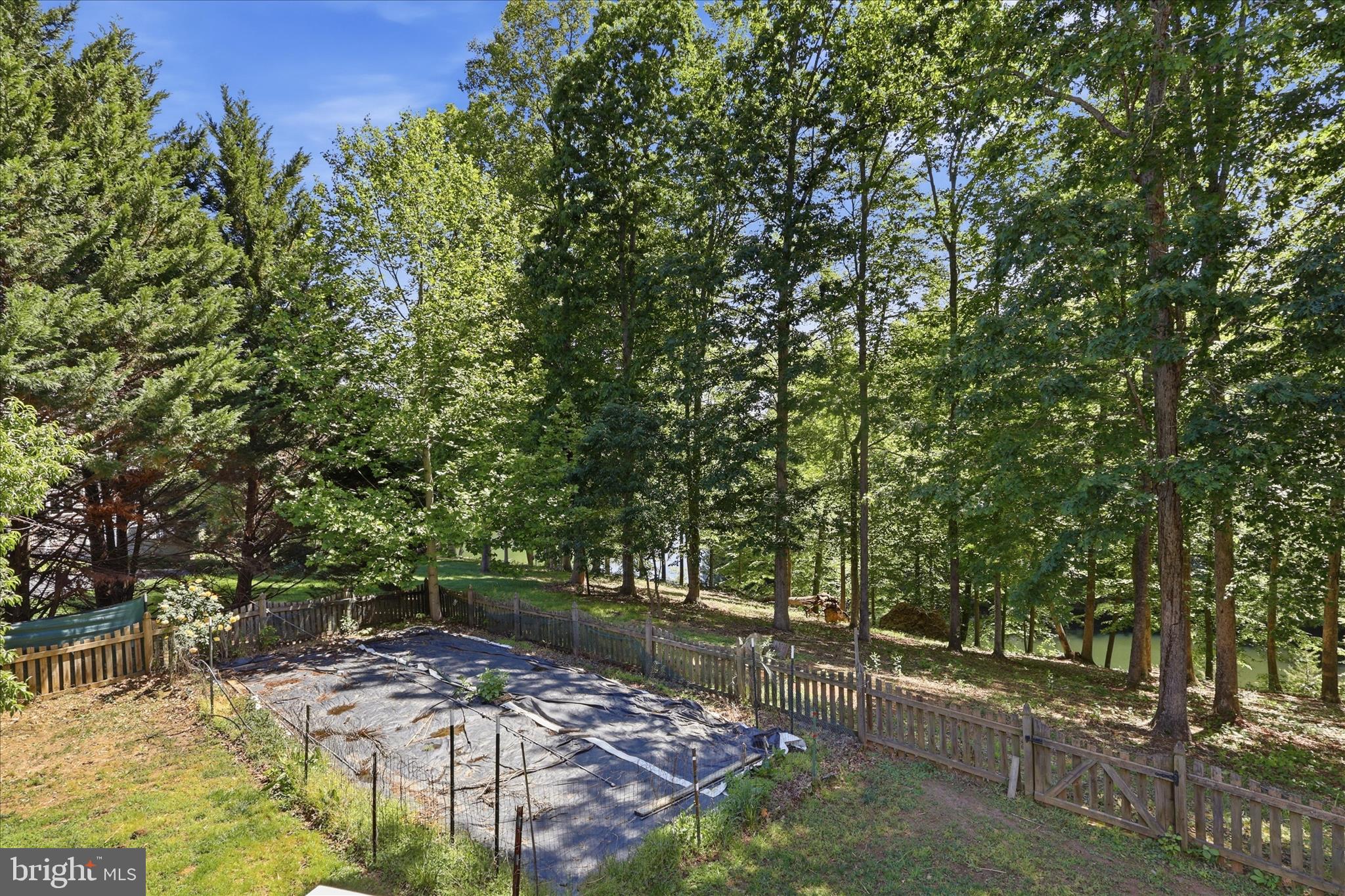 SMITH LAKE ESTATES - Residential