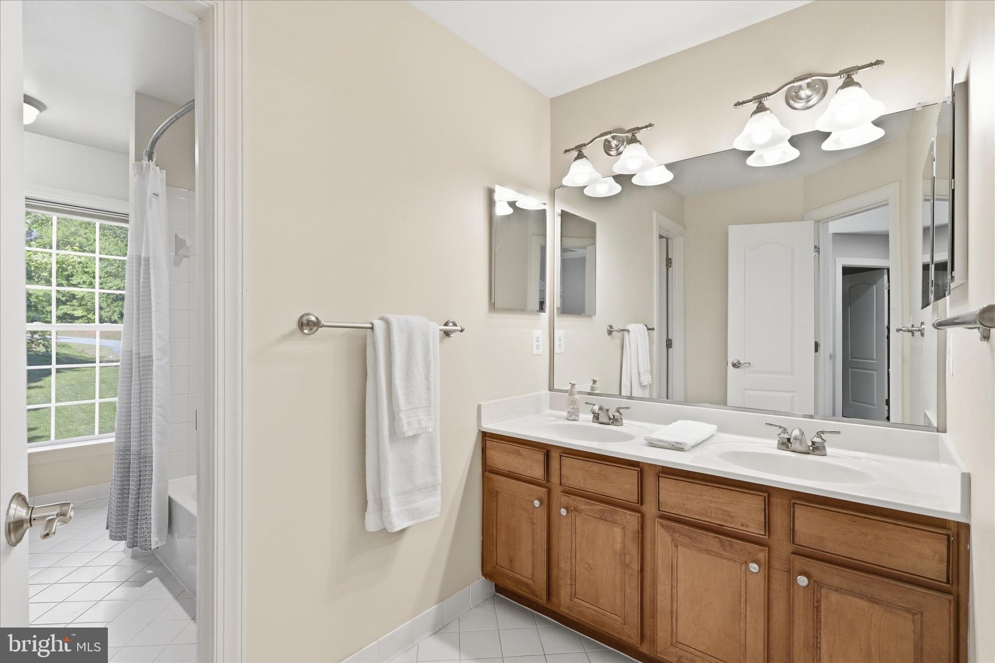 SMITH LAKE ESTATES - Residential