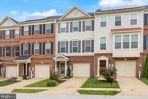Townhouse For Sale - 7649 Timbercross Lane<br/> GLEN BURNIE, MD 21060