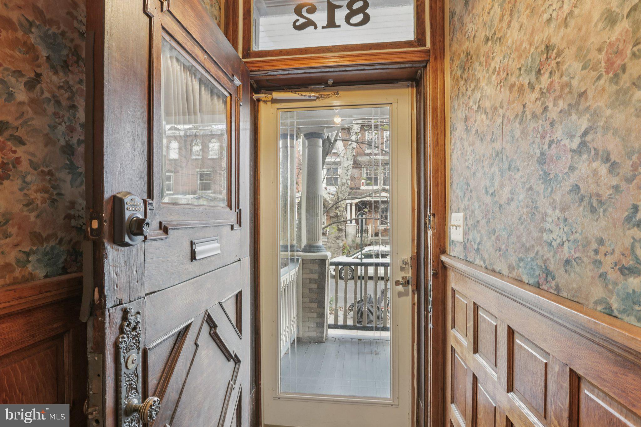 812 S SAINT BERNARD STREET