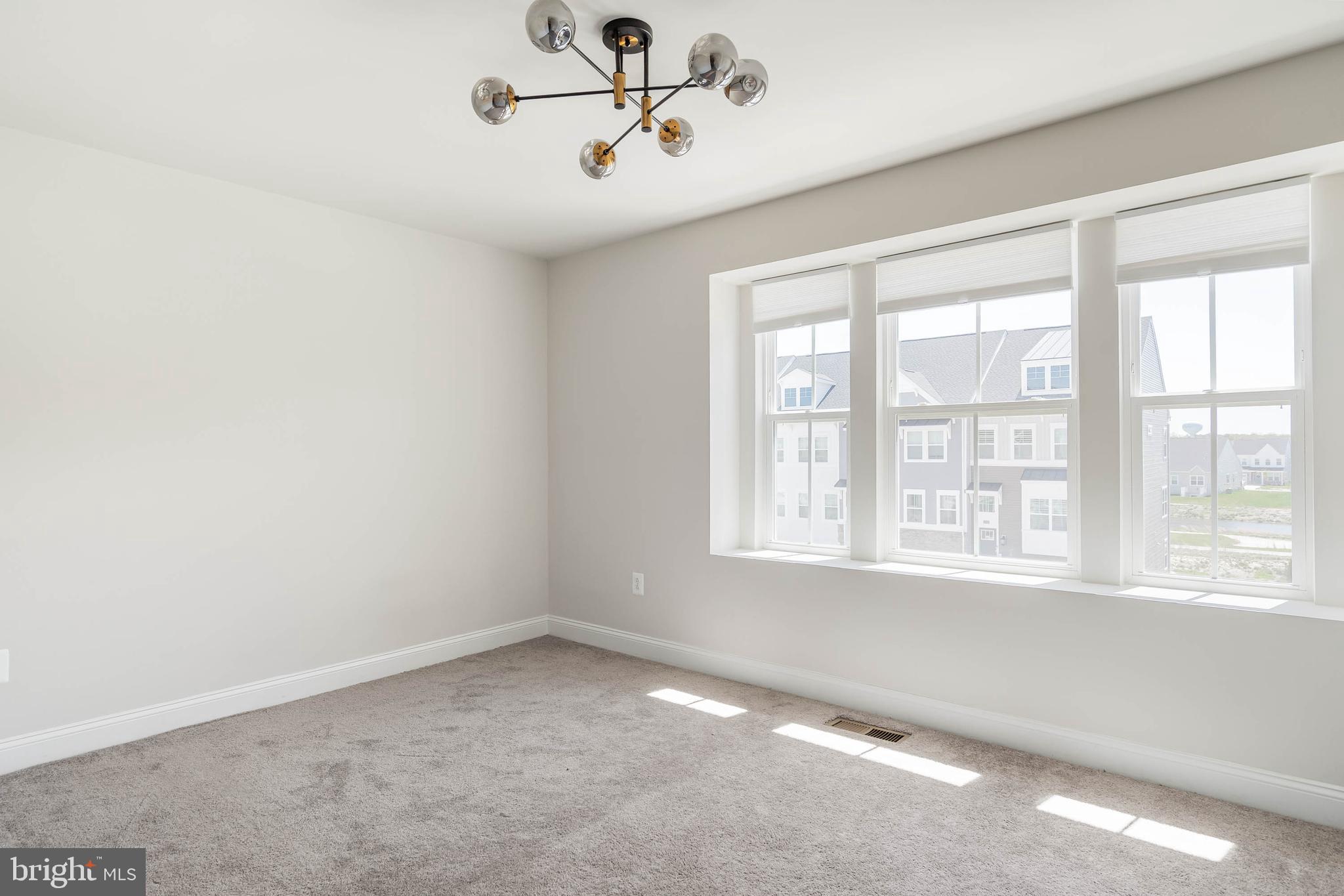 PLANTATION LAKES - Residential Lease