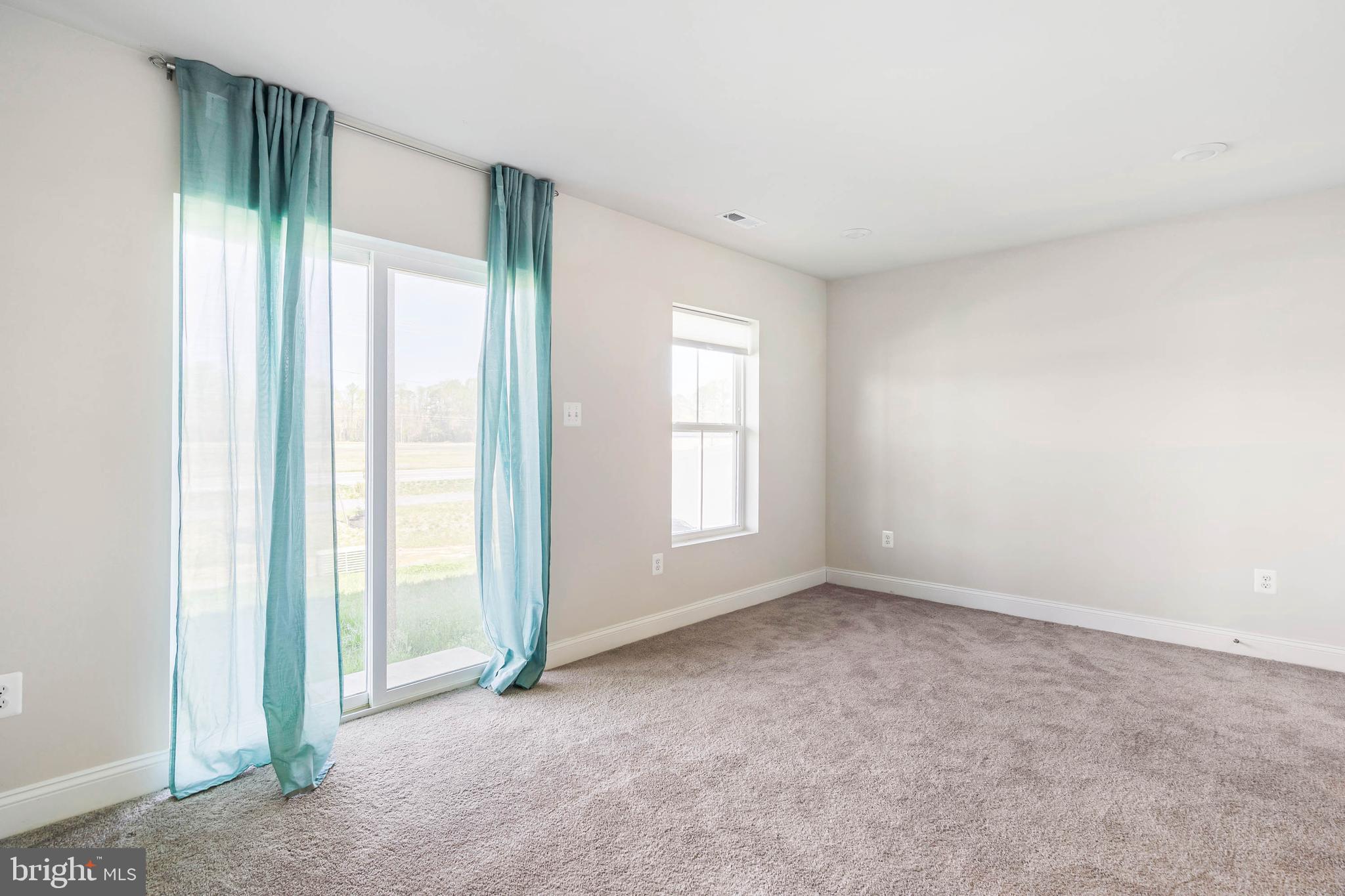 PLANTATION LAKES - Residential Lease