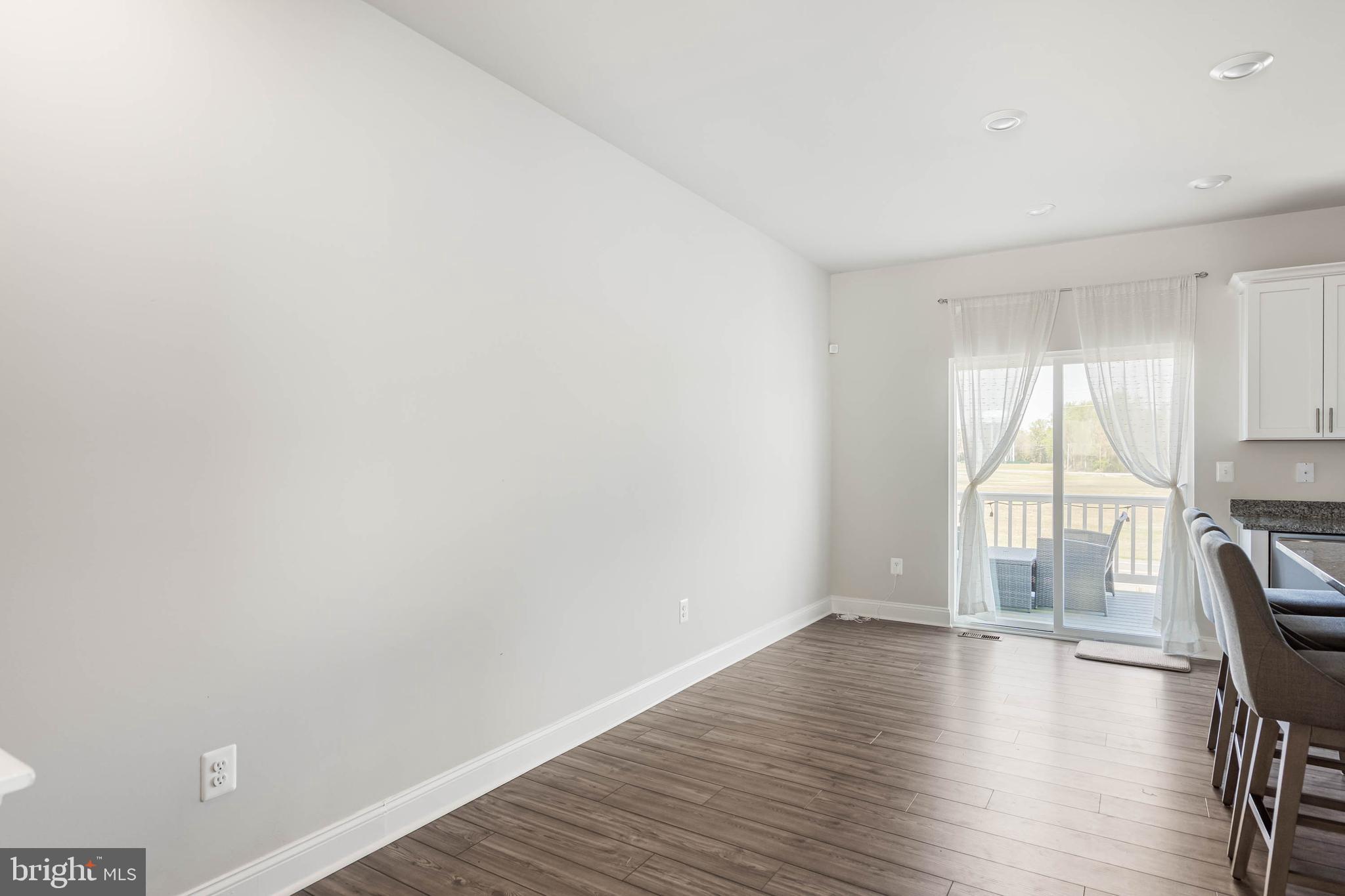 PLANTATION LAKES - Residential Lease