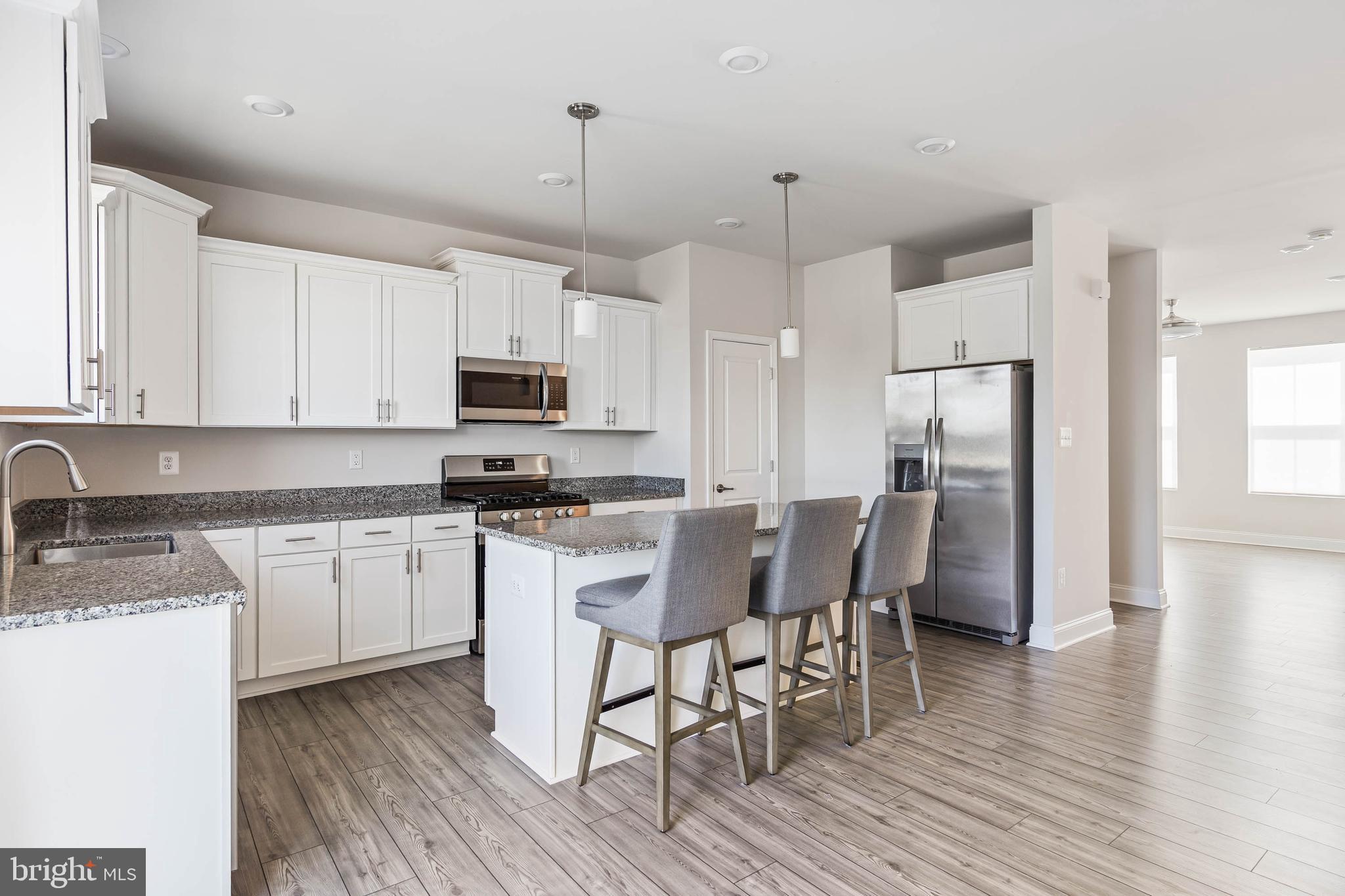 PLANTATION LAKES - Residential Lease