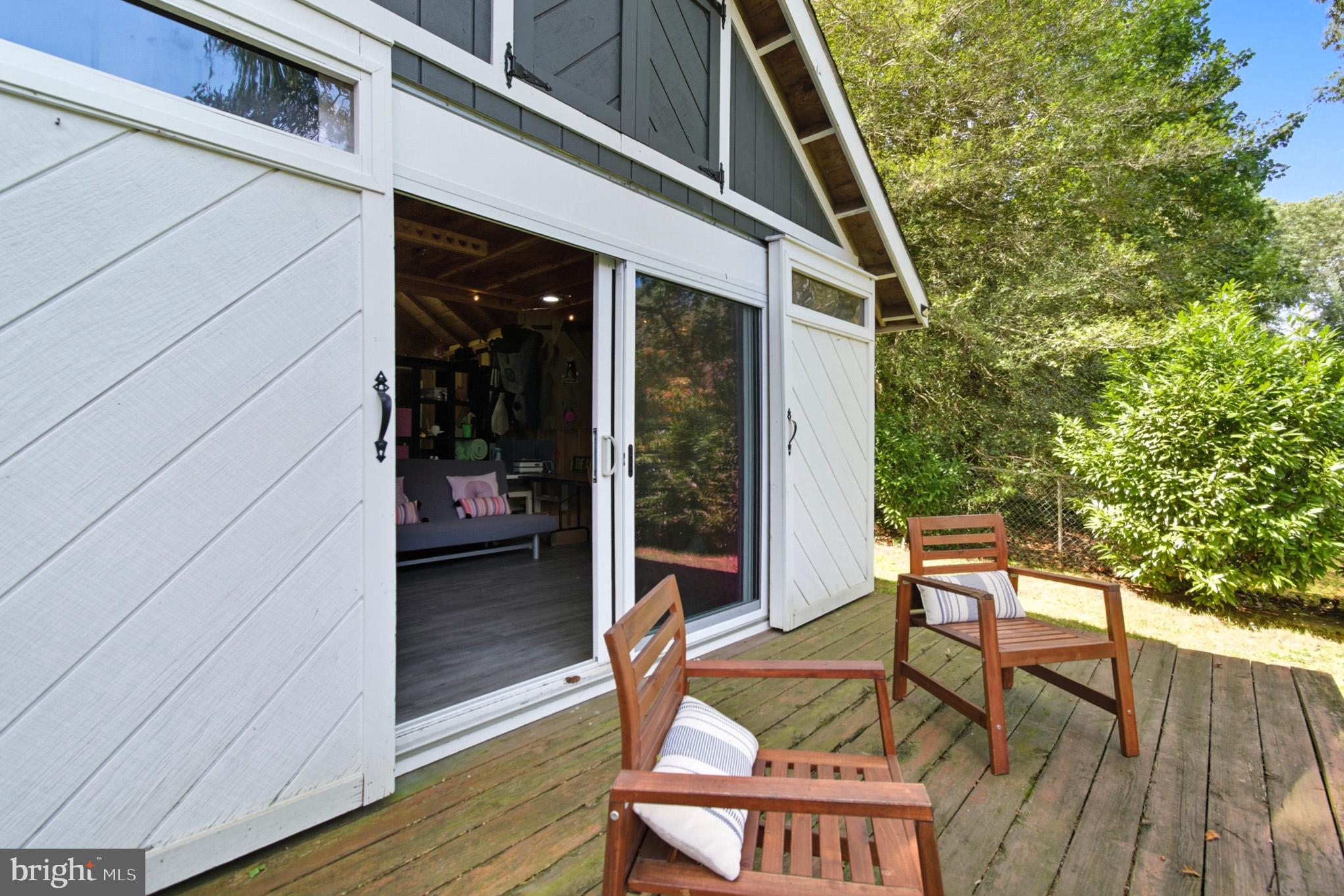 SUNRISE BEACH - Residential