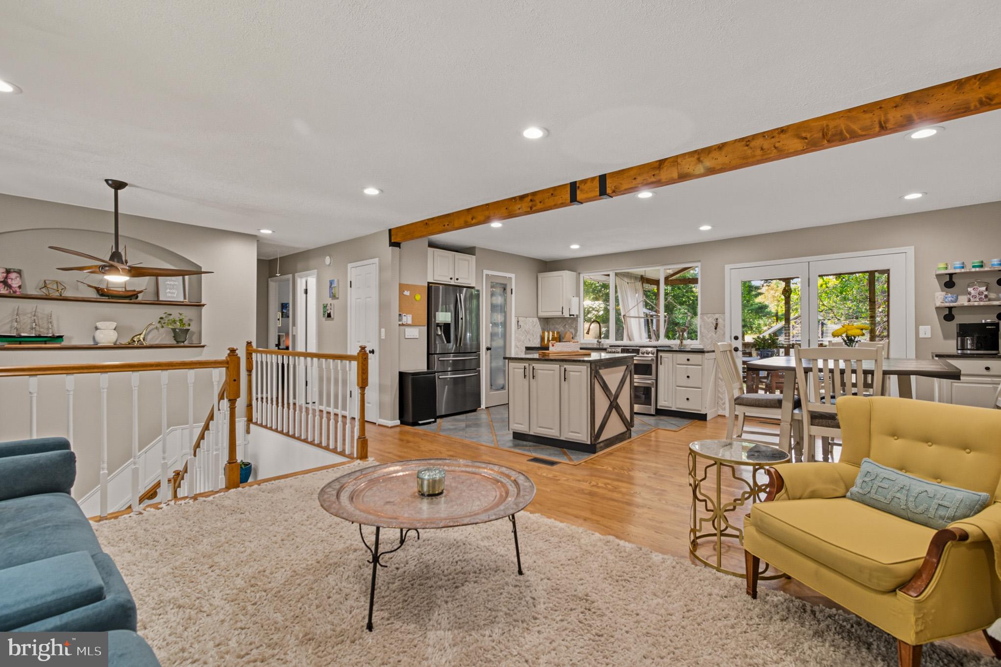 SUNRISE BEACH - Residential