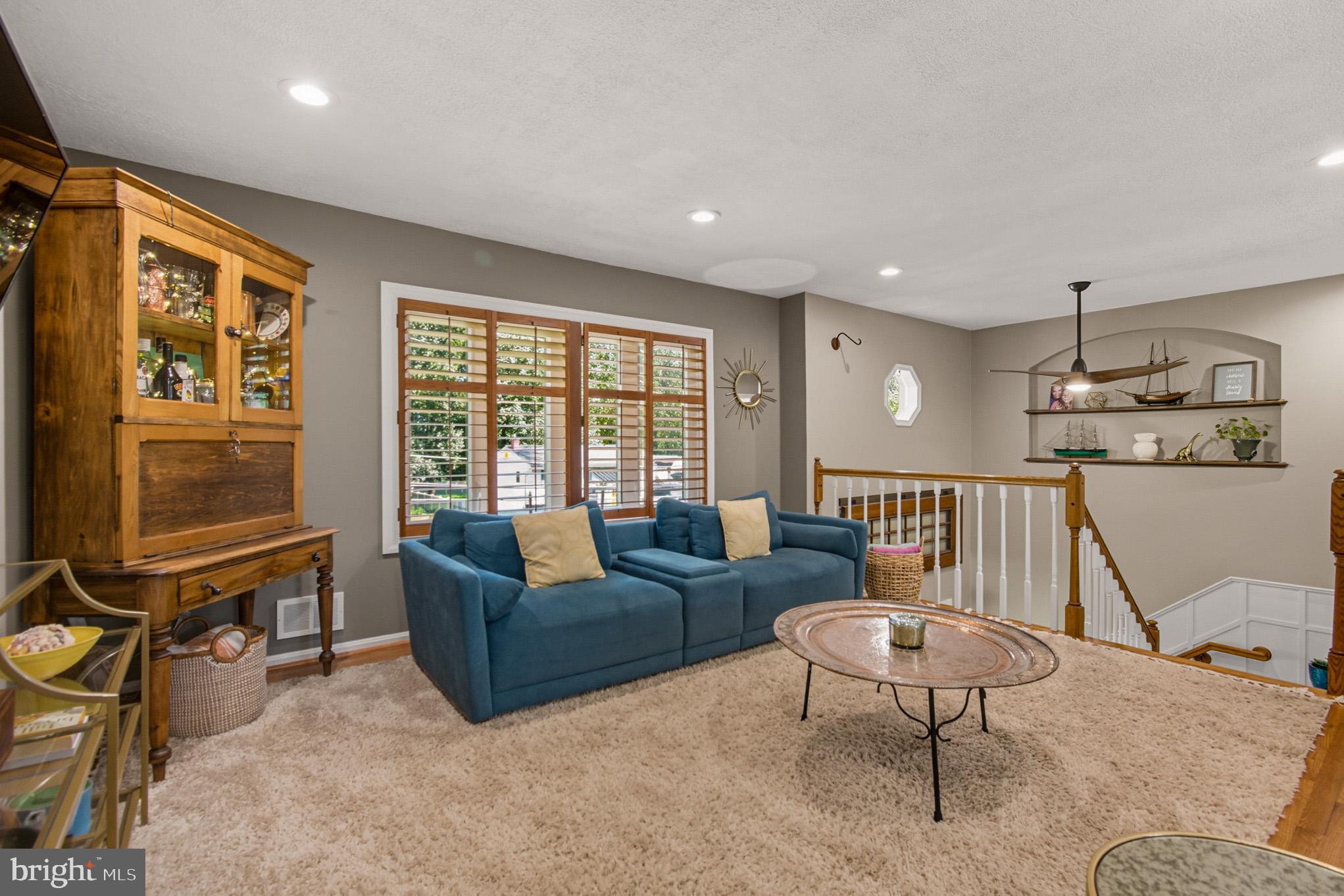 SUNRISE BEACH - Residential