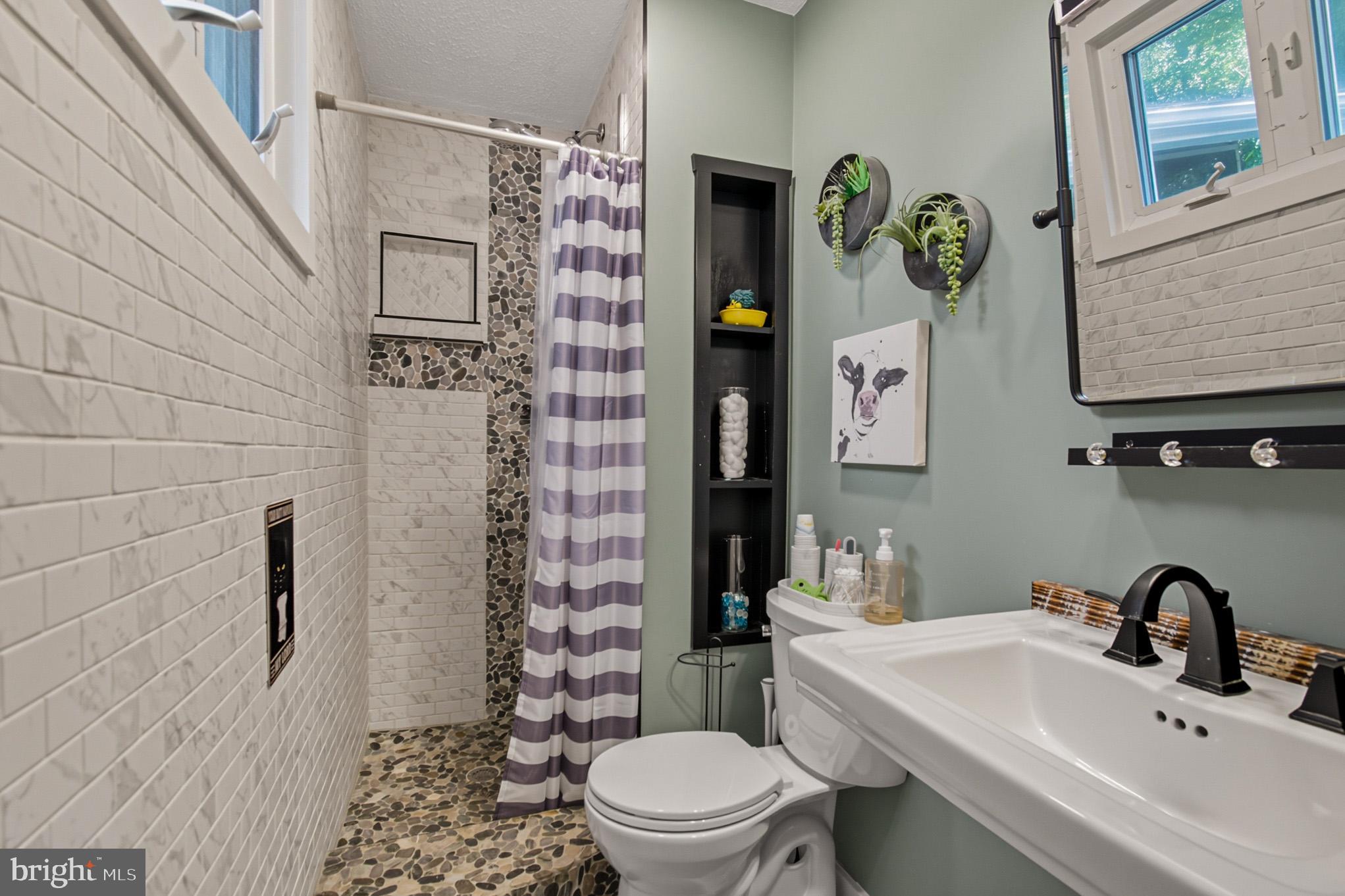 SUNRISE BEACH - Residential