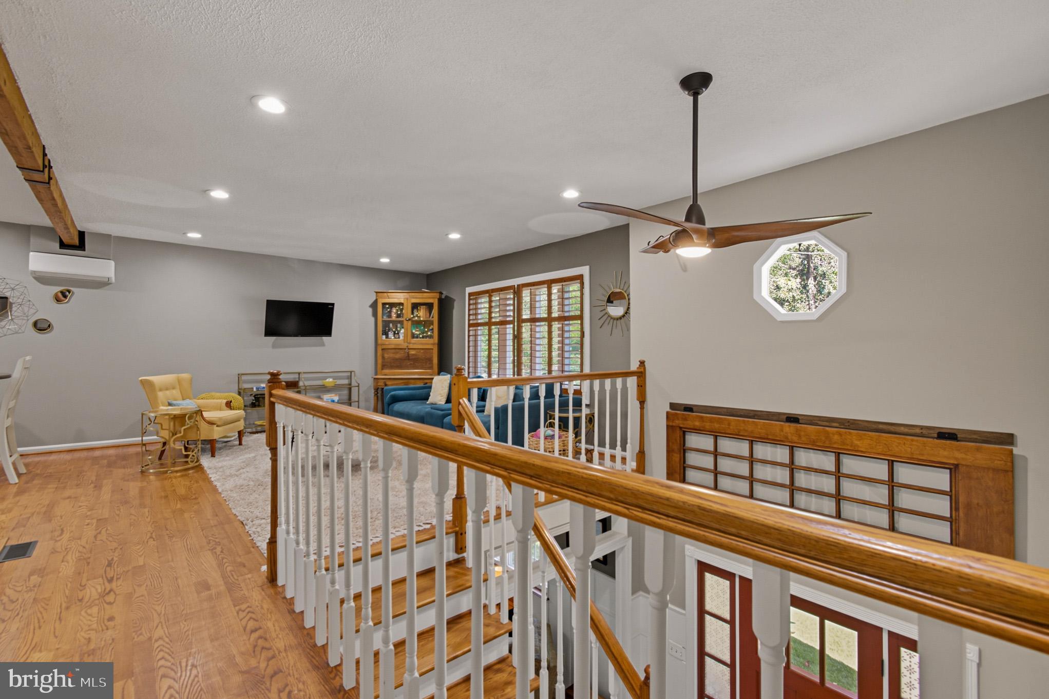 SUNRISE BEACH - Residential