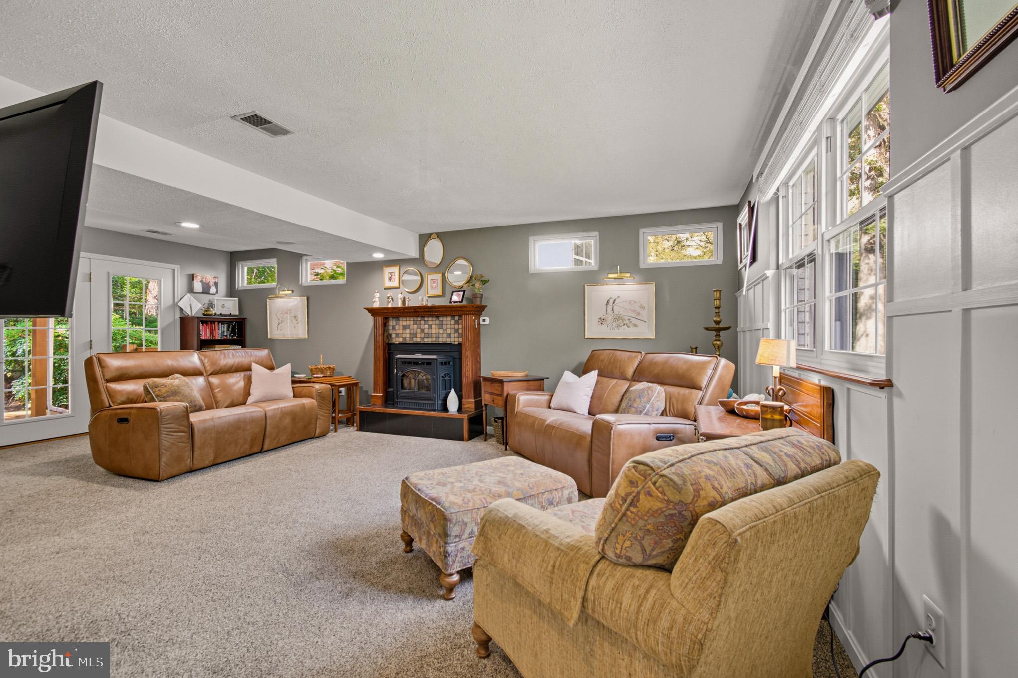 SUNRISE BEACH - Residential