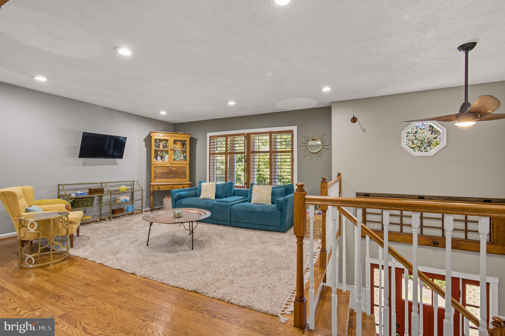 SUNRISE BEACH - Residential