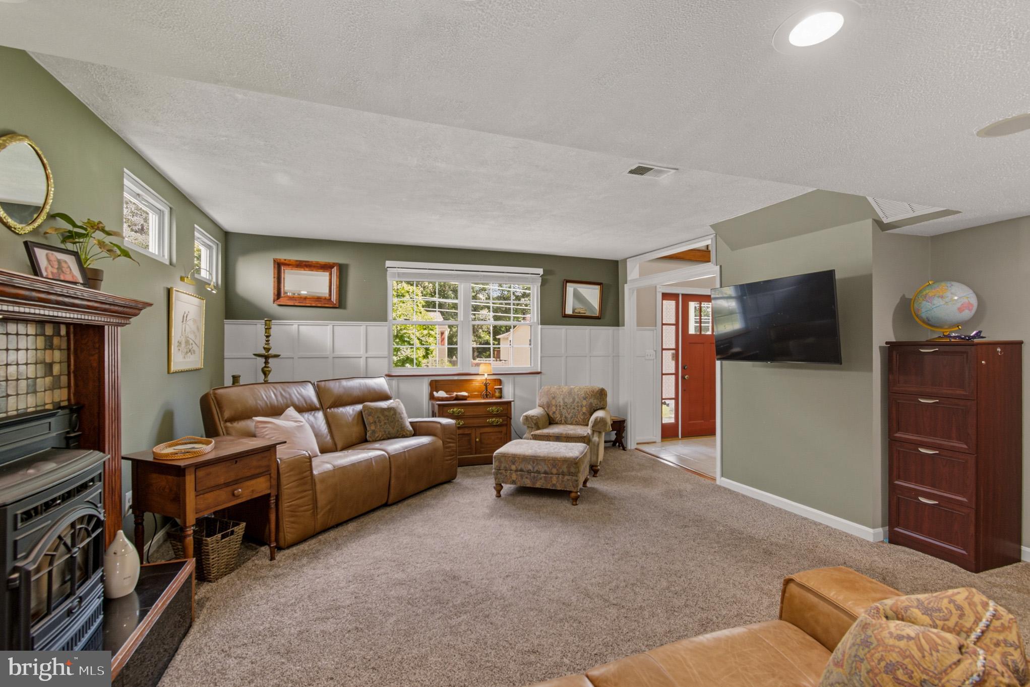 SUNRISE BEACH - Residential