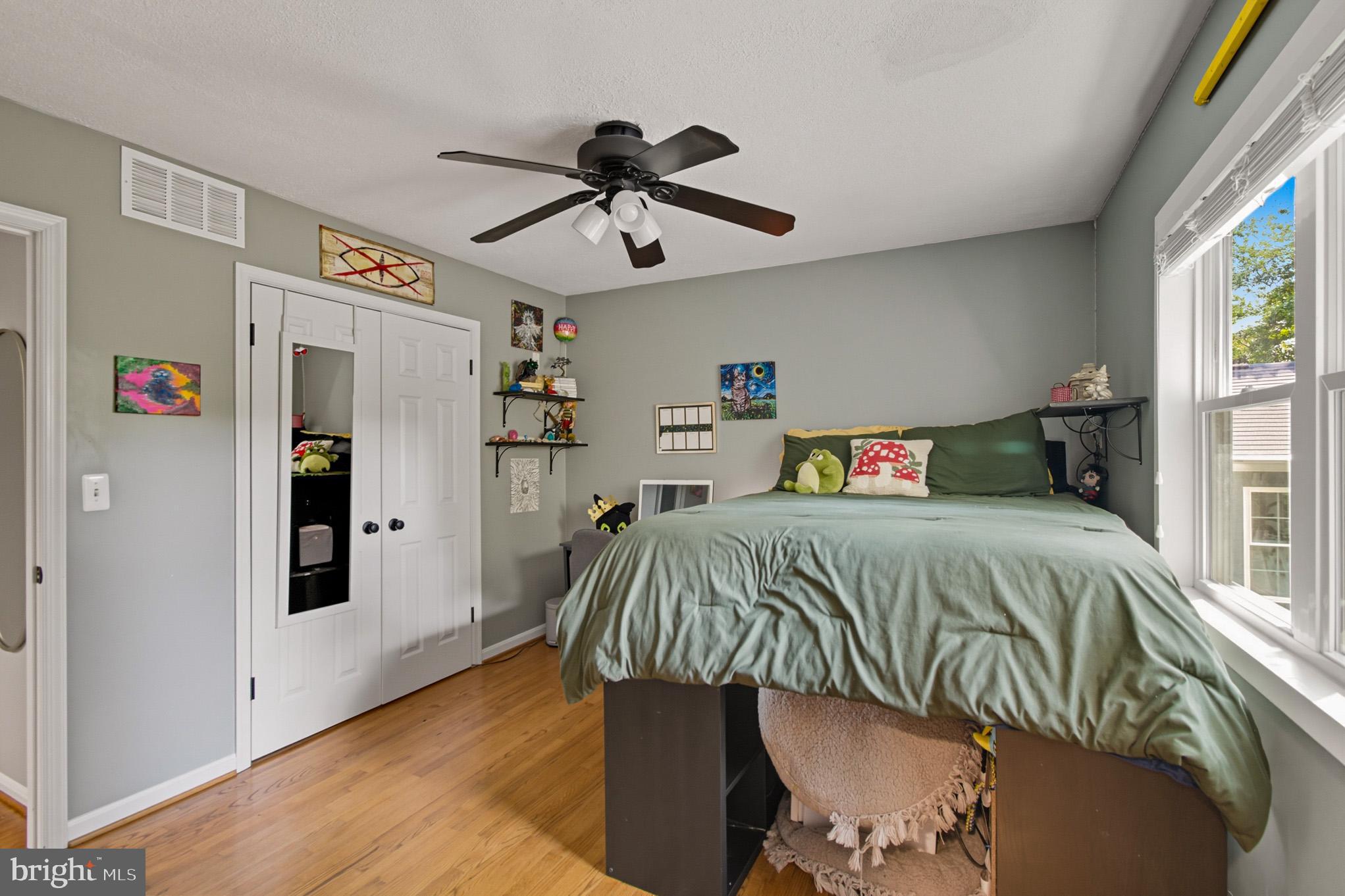 SUNRISE BEACH - Residential