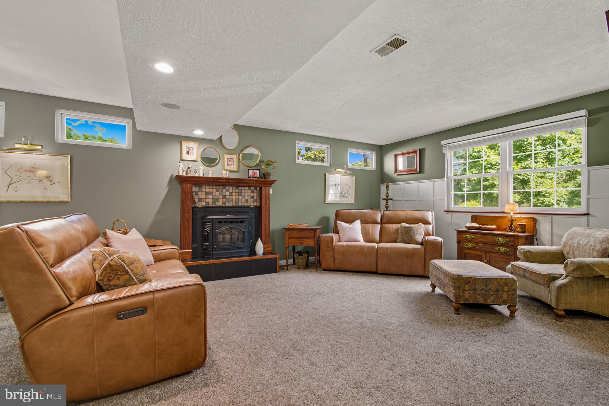 SUNRISE BEACH - Residential