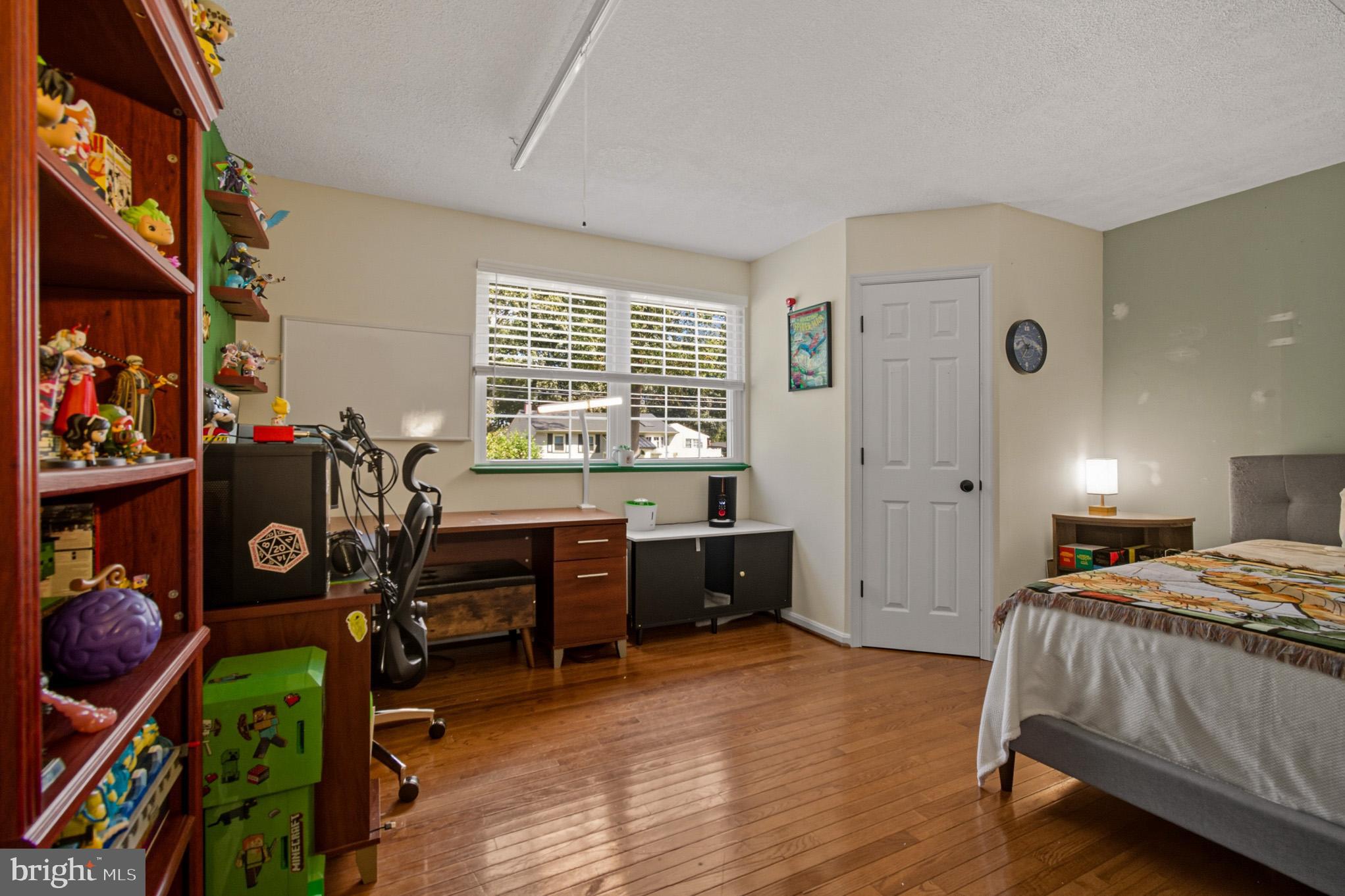 SUNRISE BEACH - Residential