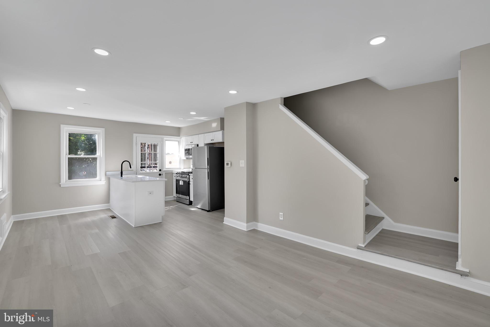 2411 SAVANNAH STREET SE