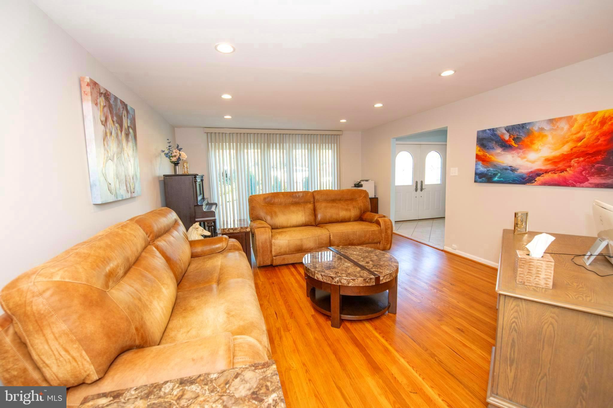 HUNTINGDON VALLEY - Residential