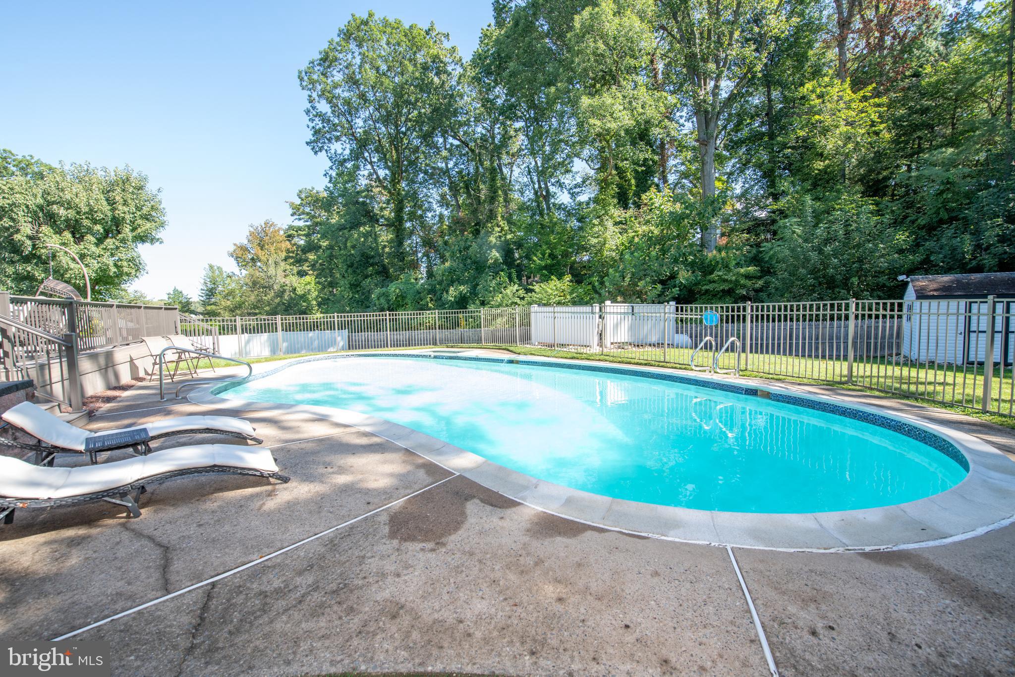 HUNTINGDON VALLEY - Residential