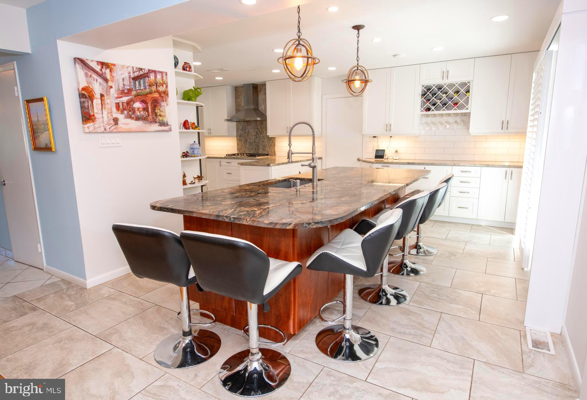 HUNTINGDON VALLEY - Residential