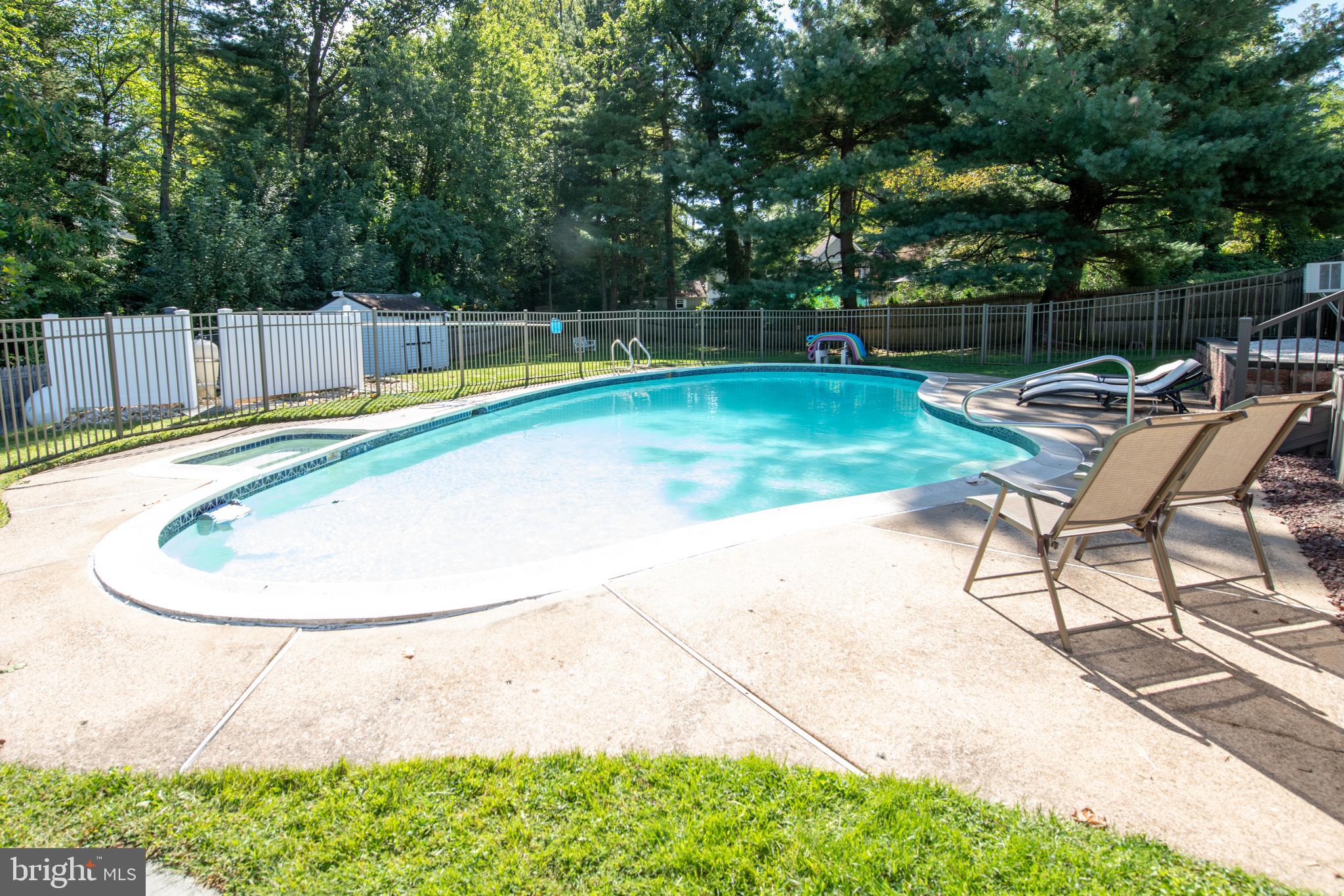 HUNTINGDON VALLEY - Residential