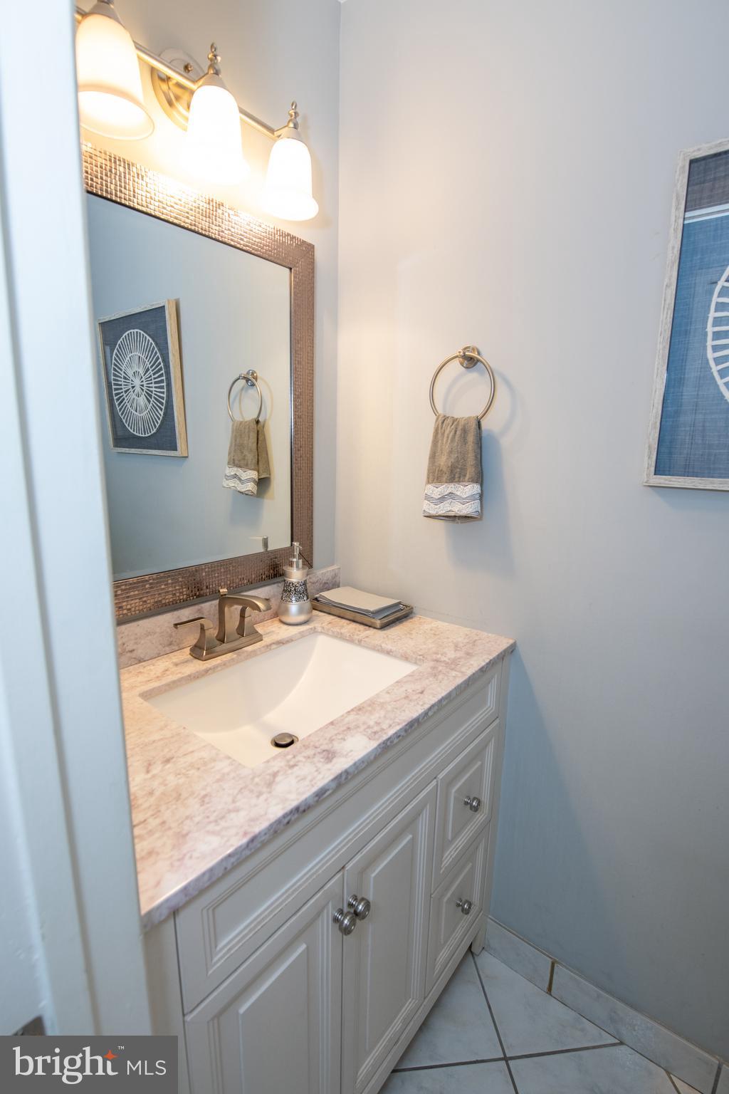 HUNTINGDON VALLEY - Residential