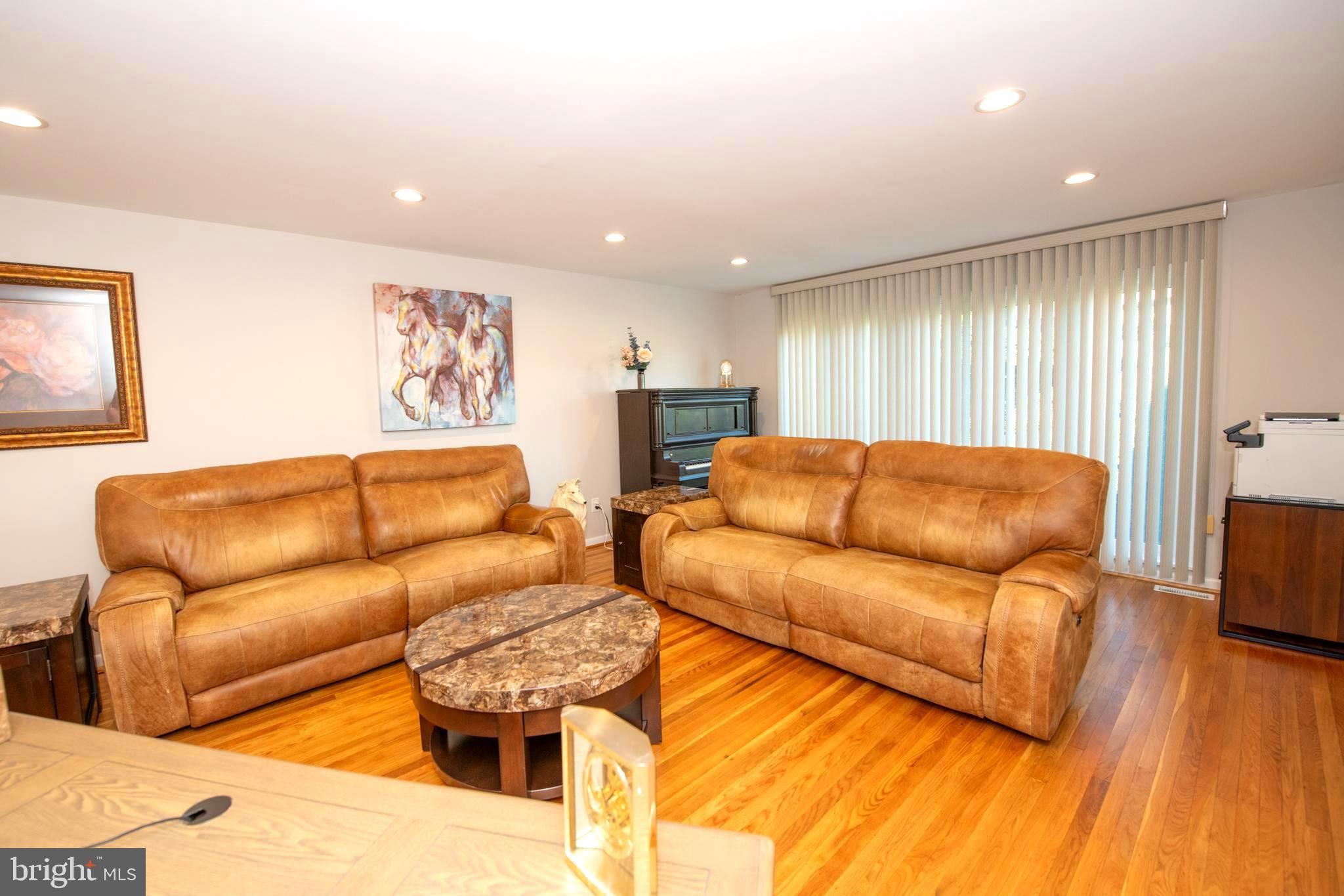 HUNTINGDON VALLEY - Residential