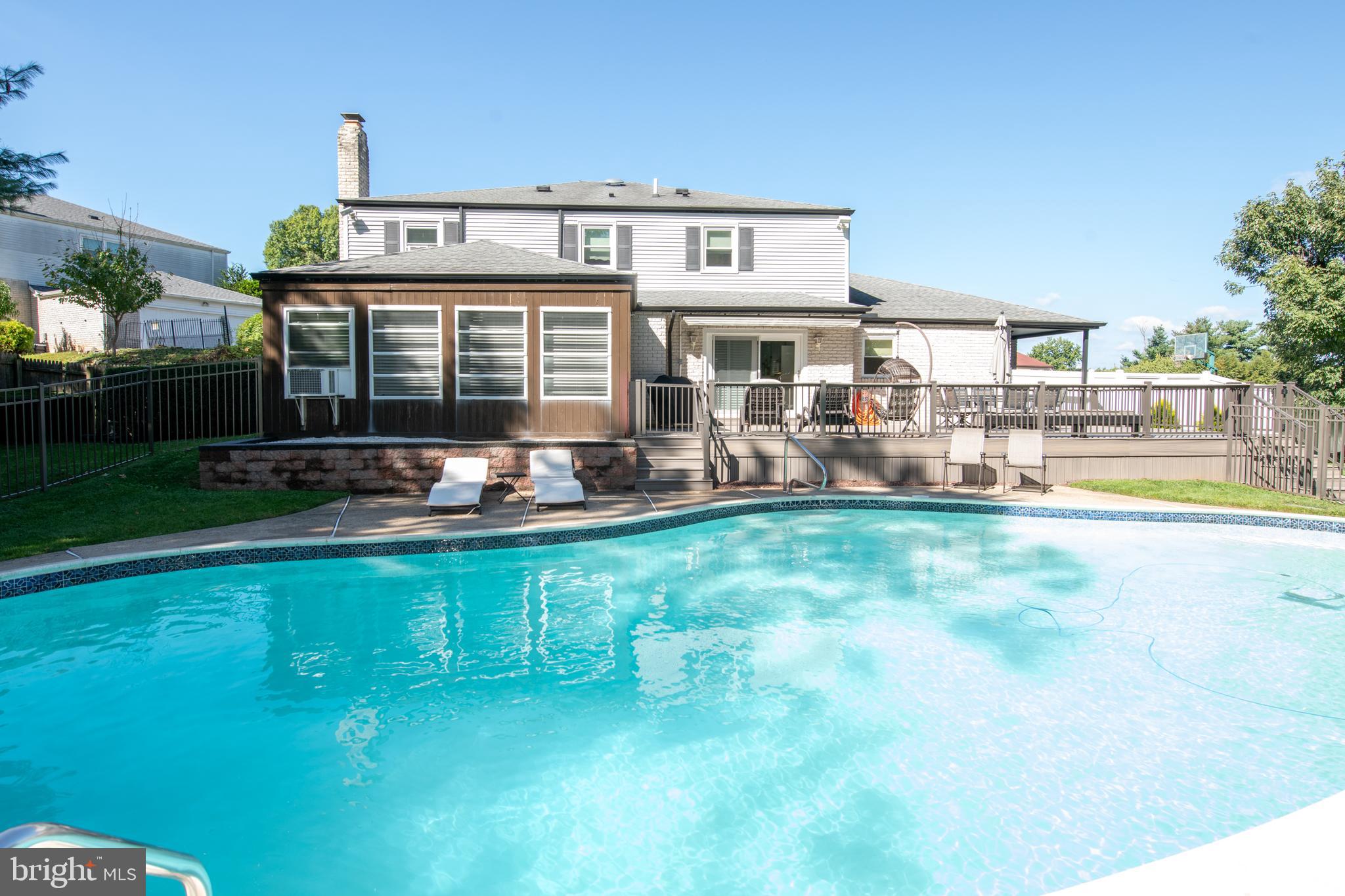 HUNTINGDON VALLEY - Residential