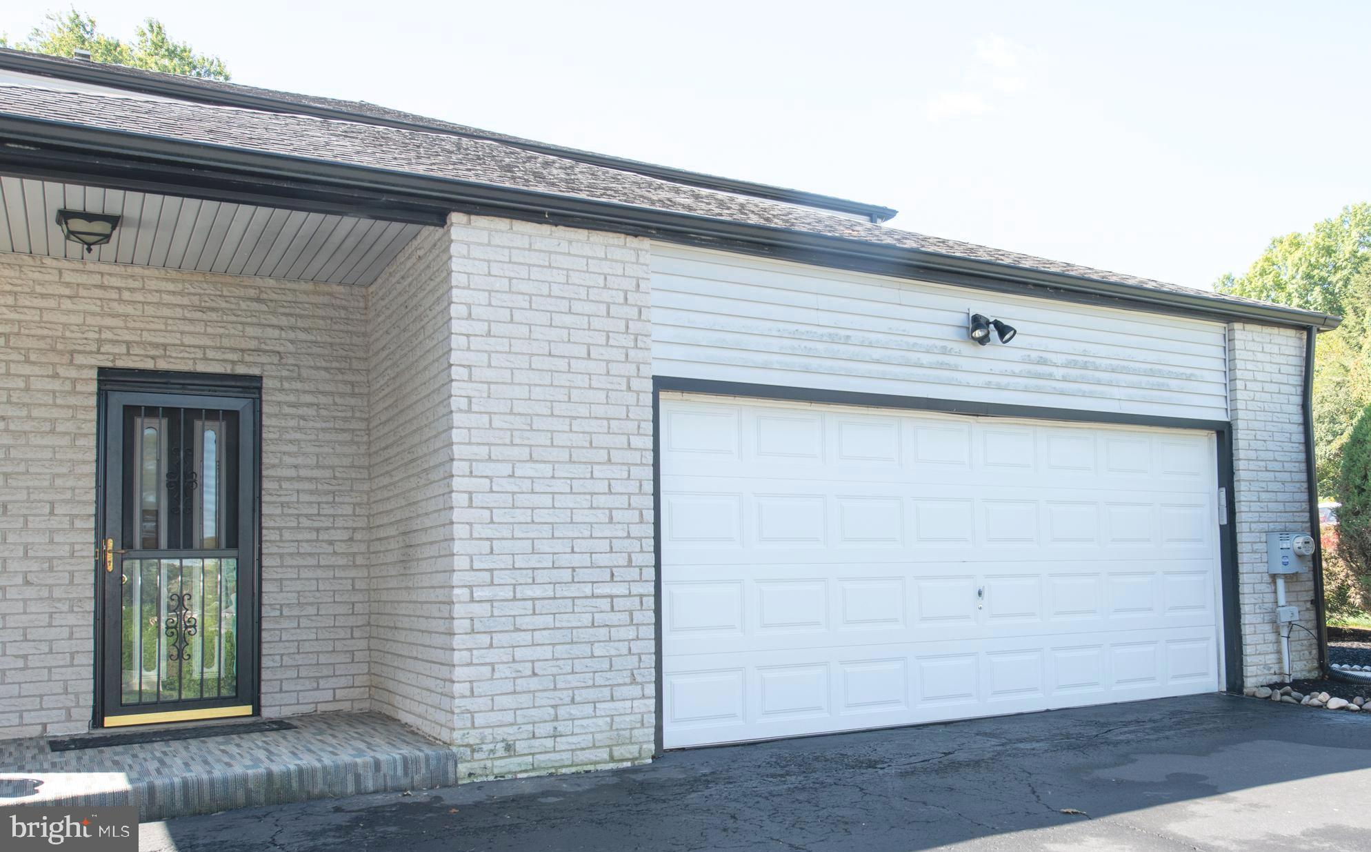 HUNTINGDON VALLEY - Residential