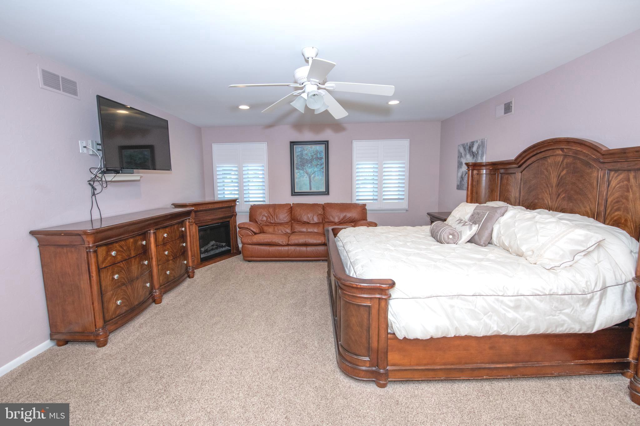 HUNTINGDON VALLEY - Residential