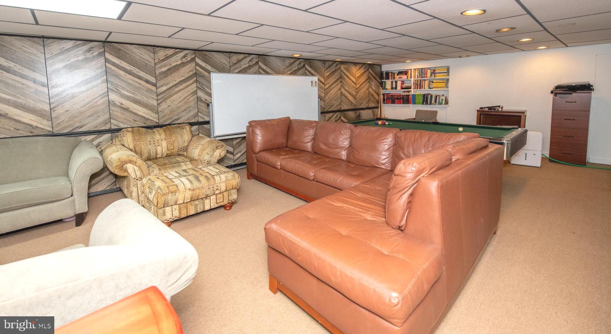 HUNTINGDON VALLEY - Residential