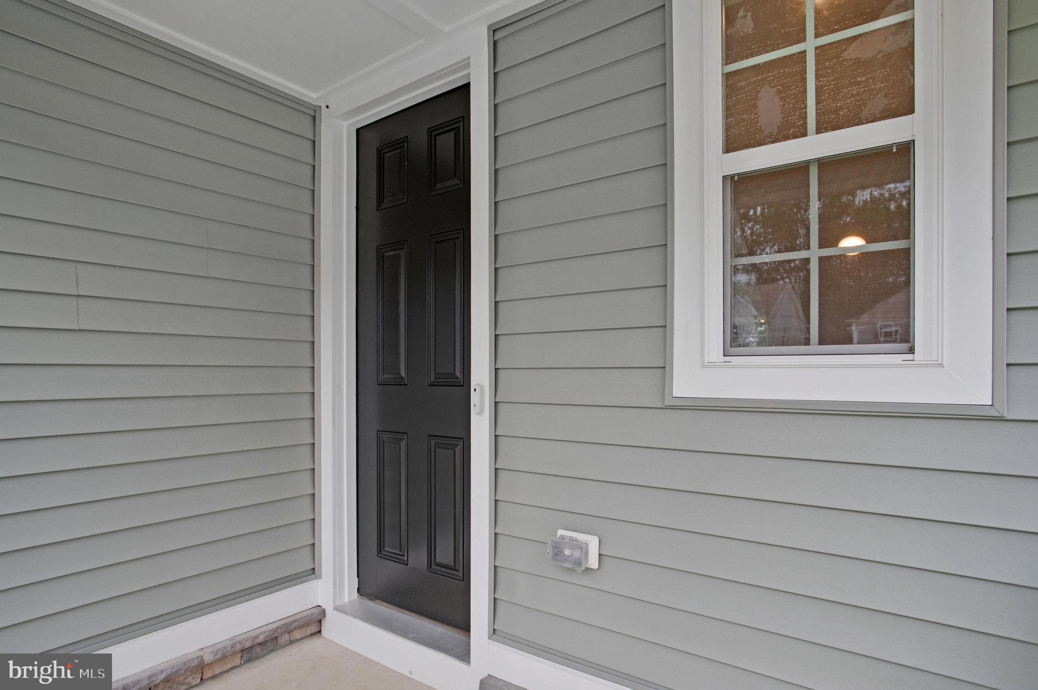 1612 SHADY TREE COURT