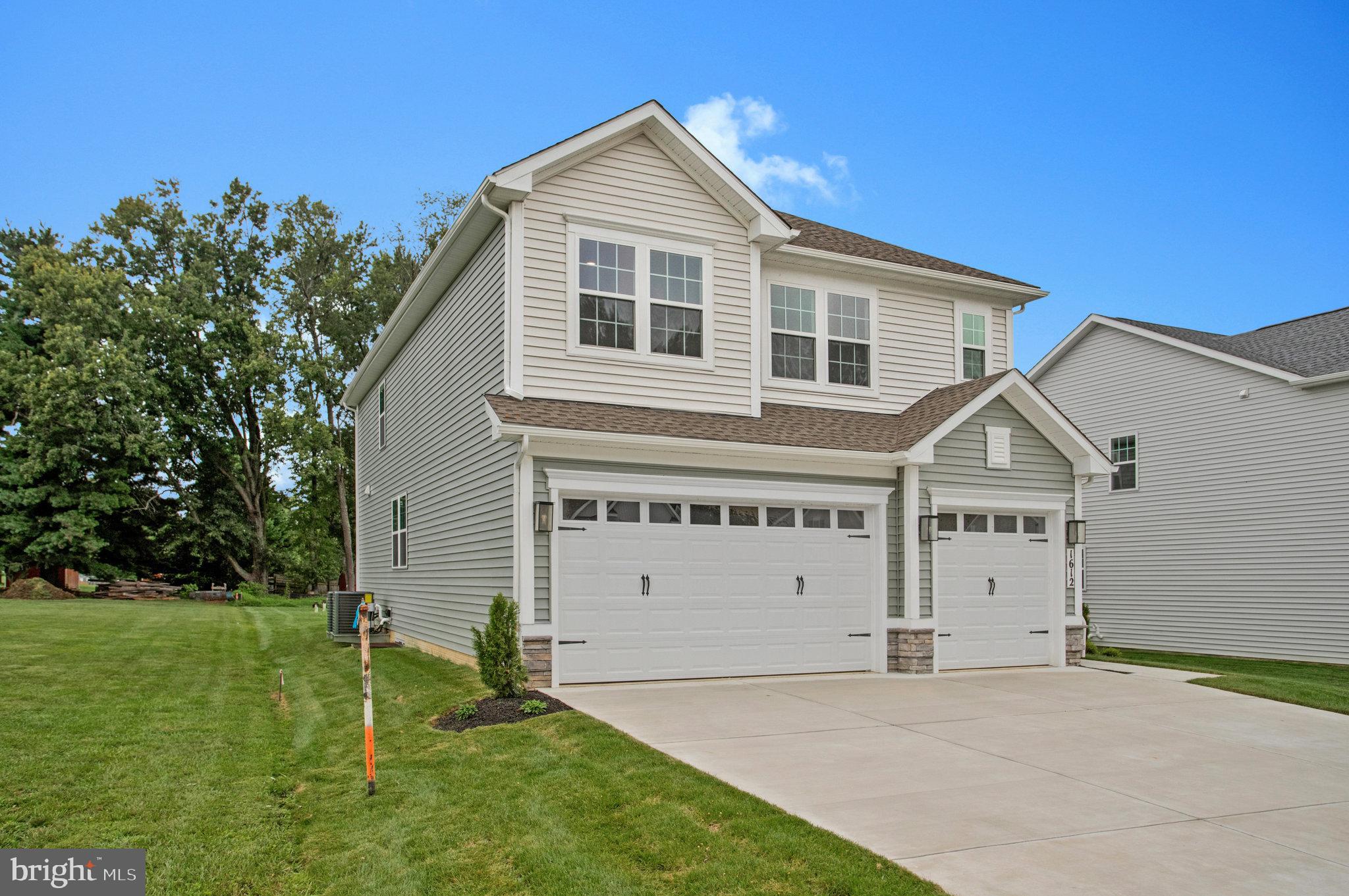 1612 SHADY TREE COURT