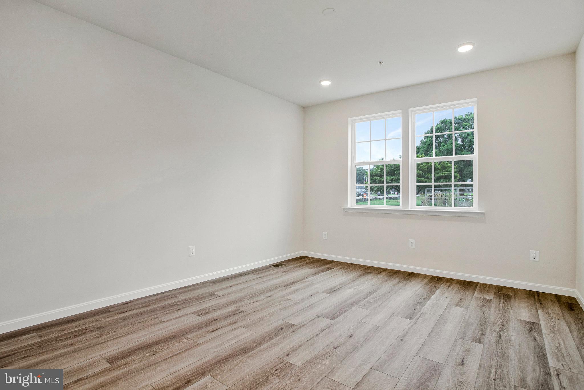 ROBERTS CROSSING - Residential