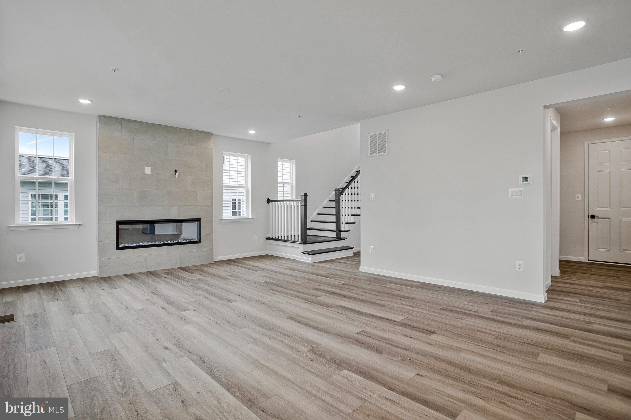 ROBERTS CROSSING - Residential