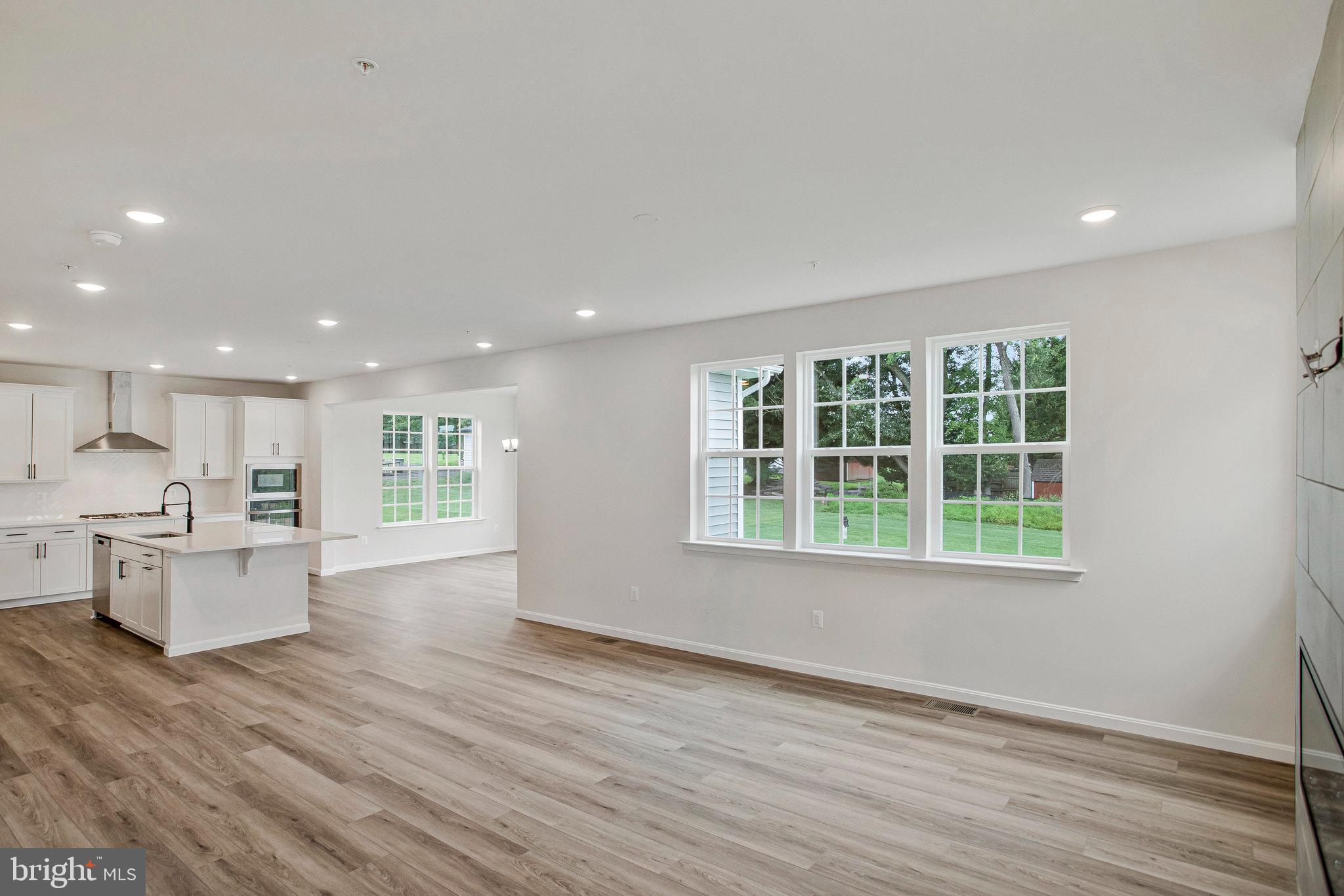 ROBERTS CROSSING - Residential