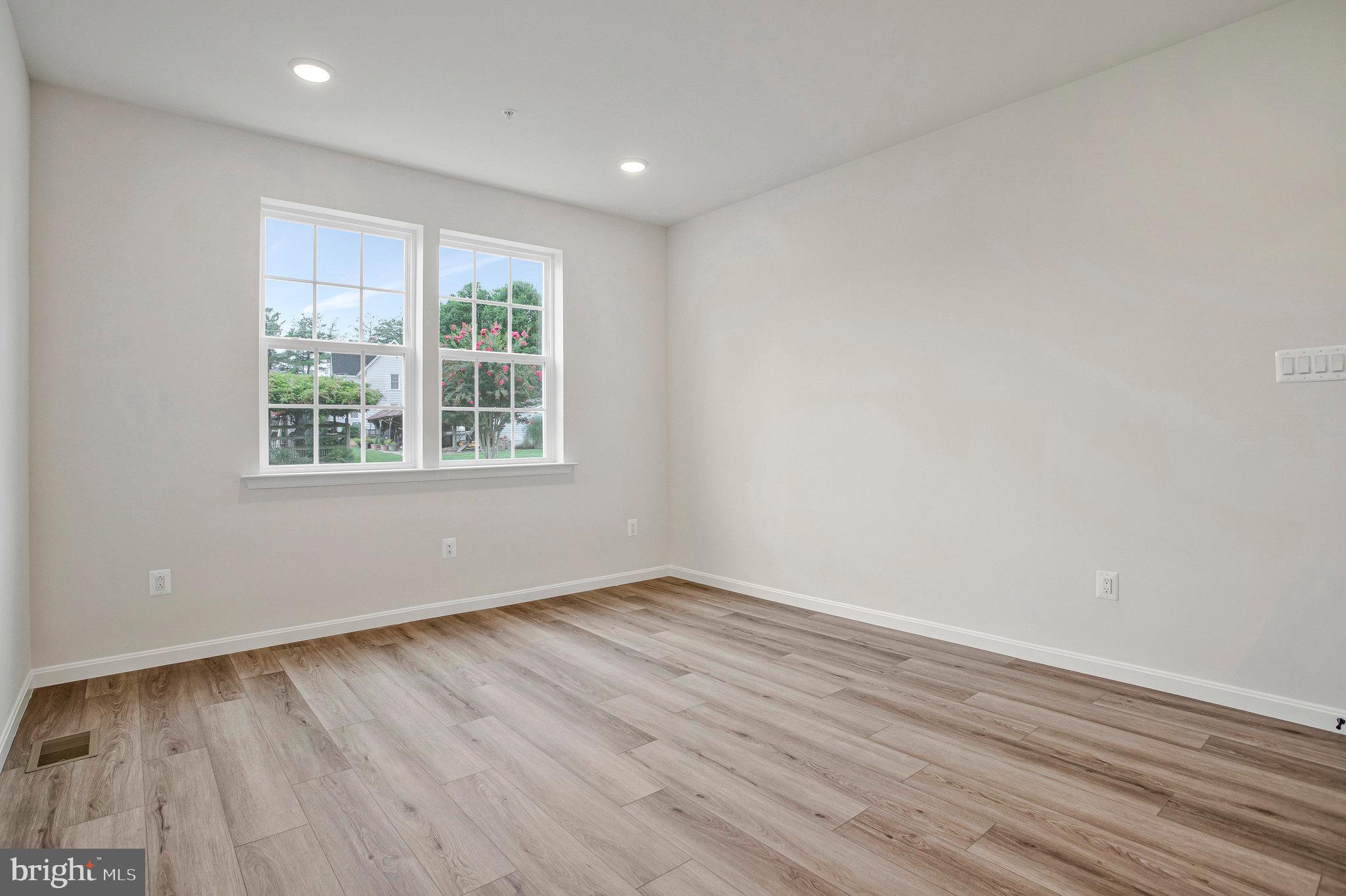 ROBERTS CROSSING - Residential