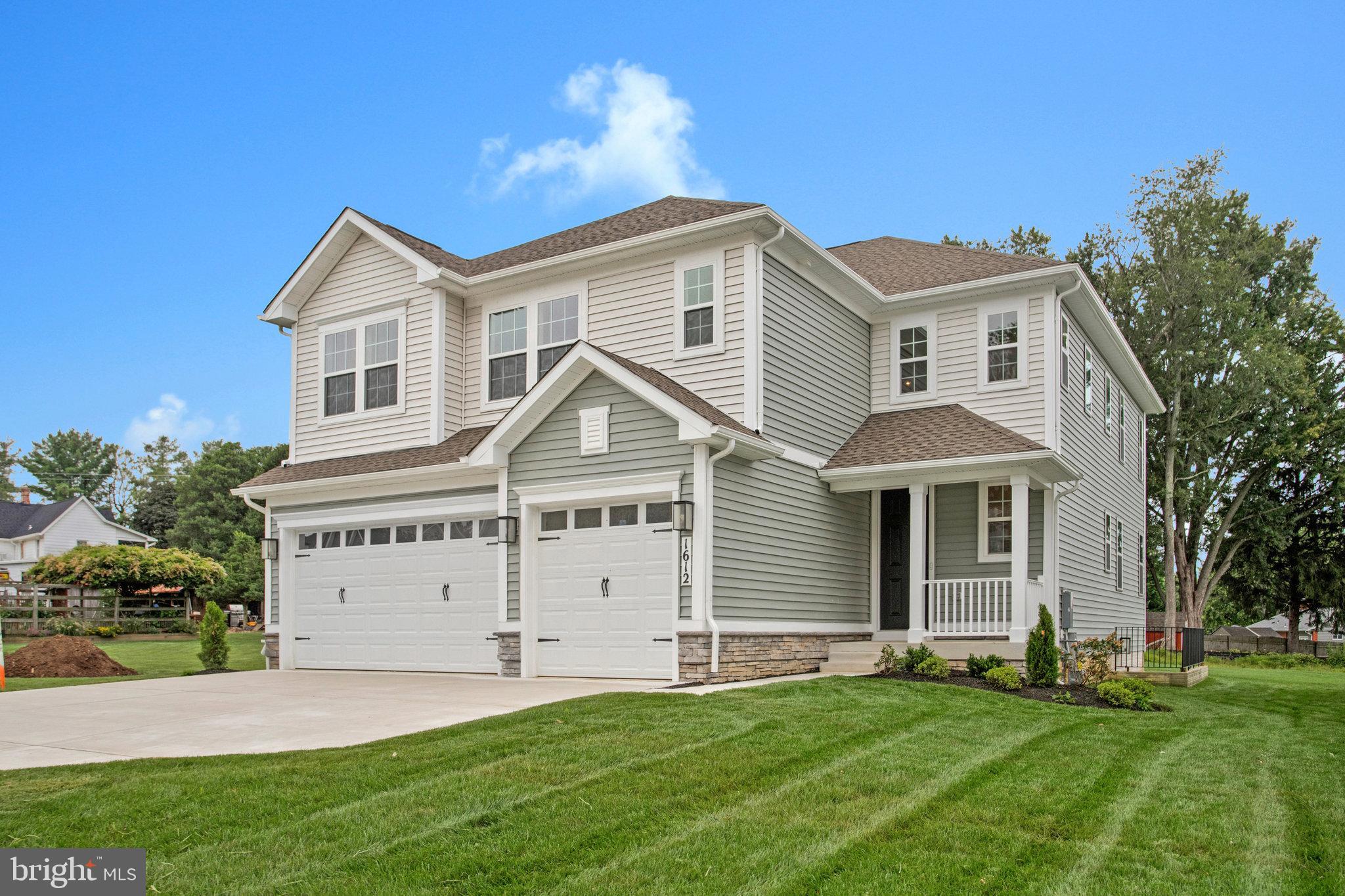 1612 SHADY TREE COURT