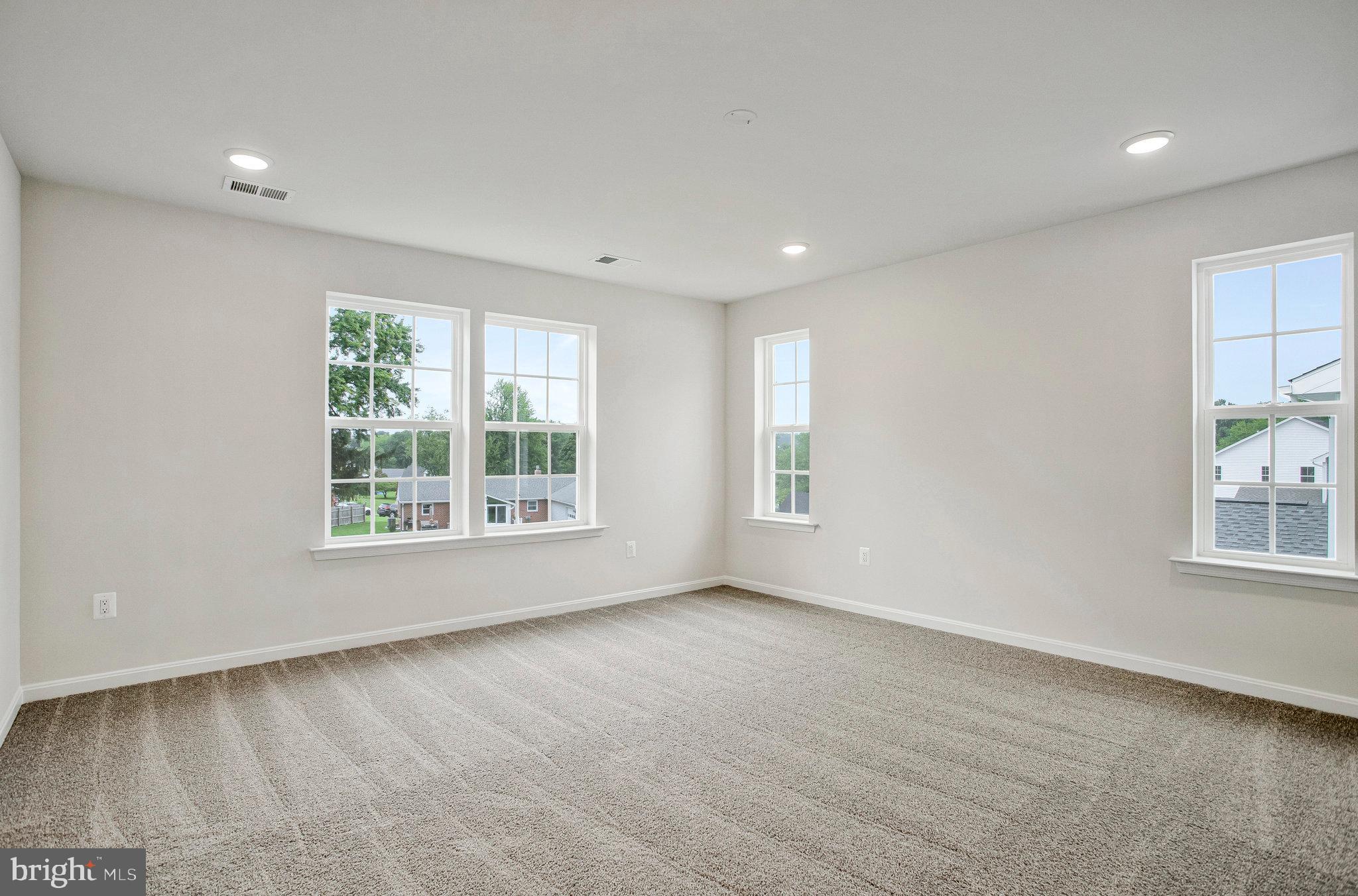 ROBERTS CROSSING - Residential