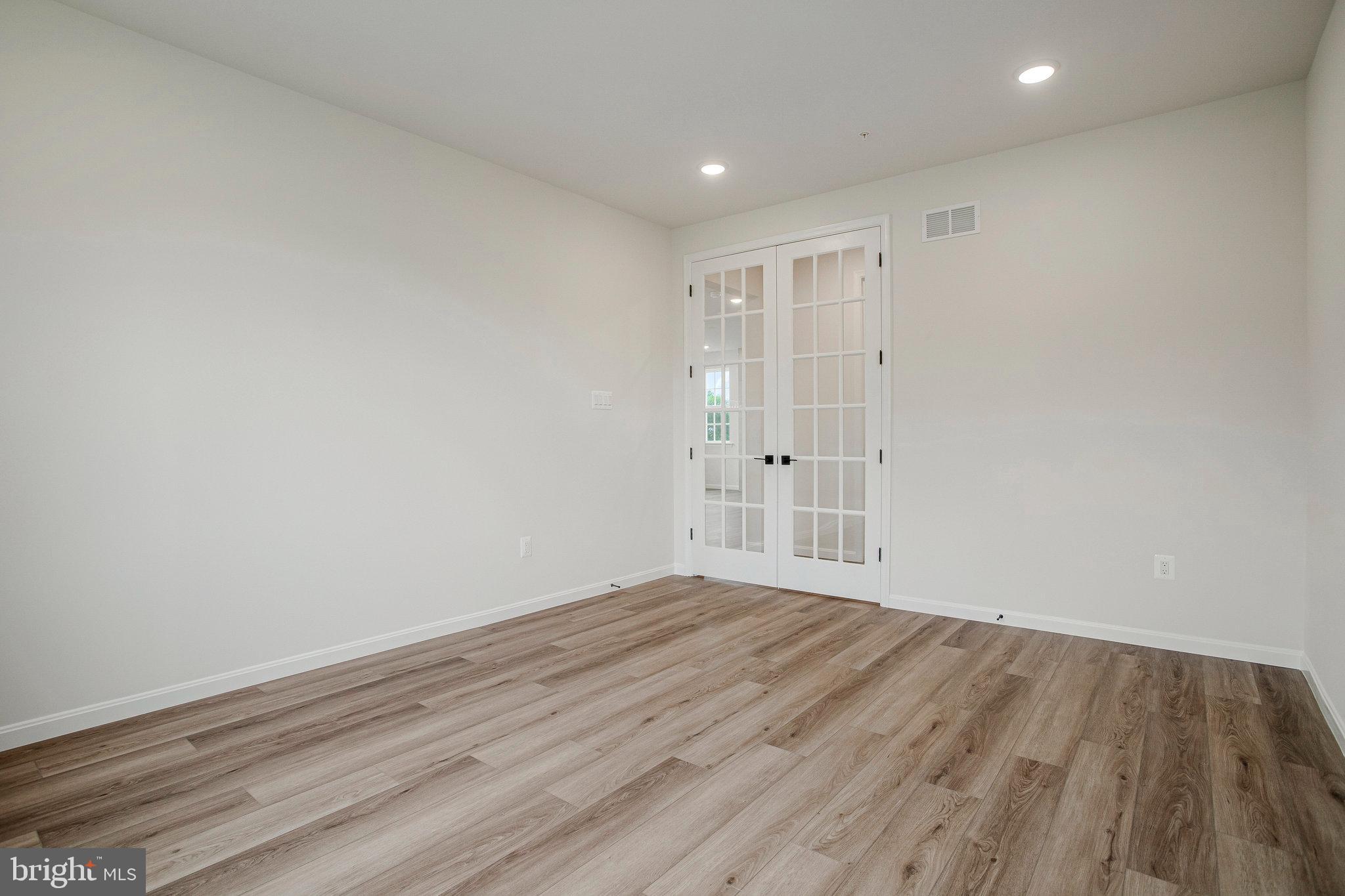ROBERTS CROSSING - Residential