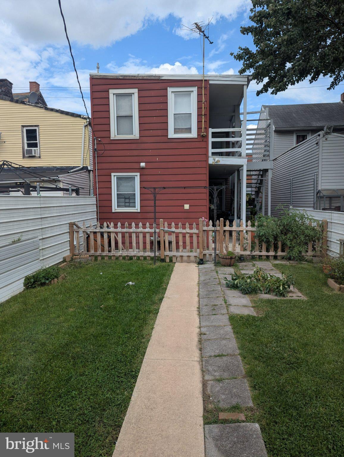 207 N 12TH STREET