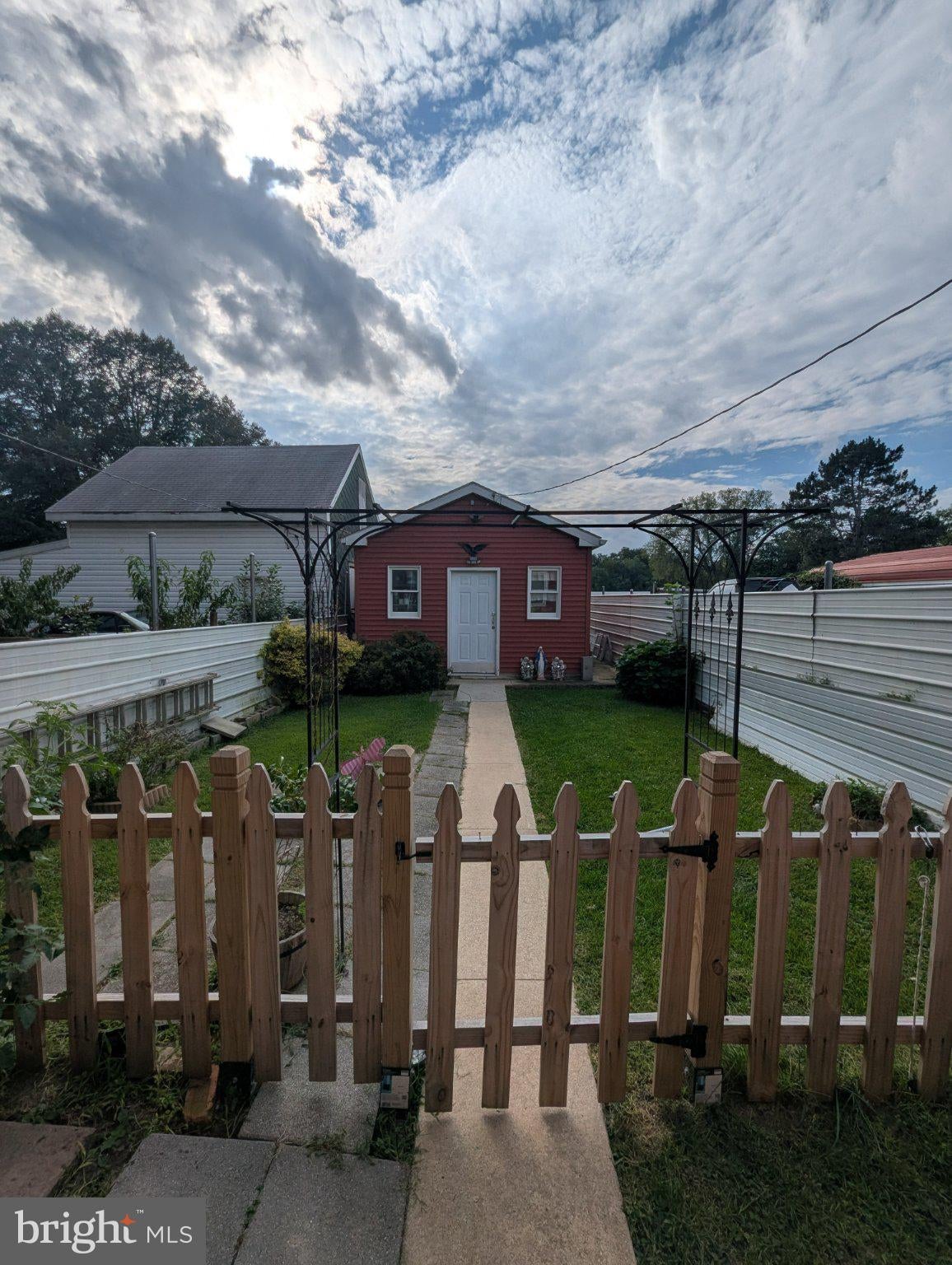 207 N 12TH STREET