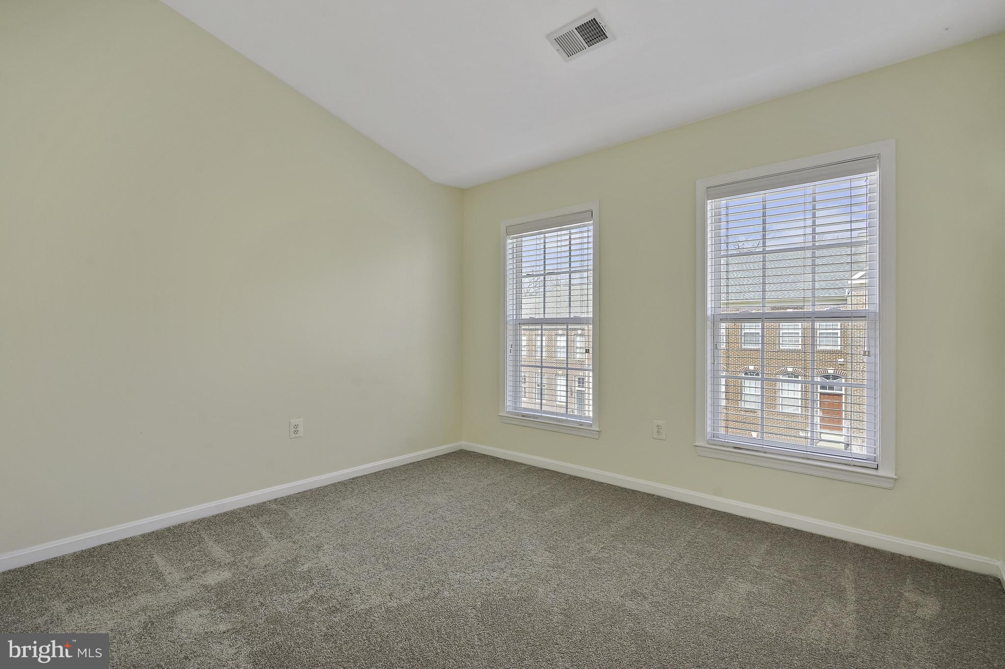 GUNSTON COMMONS - Residential Lease