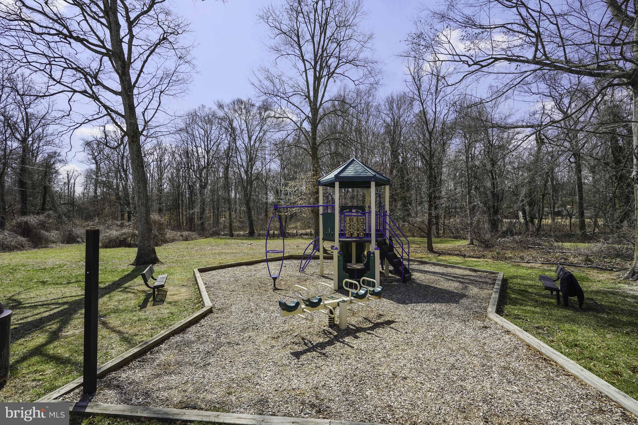 GUNSTON COMMONS - Residential Lease