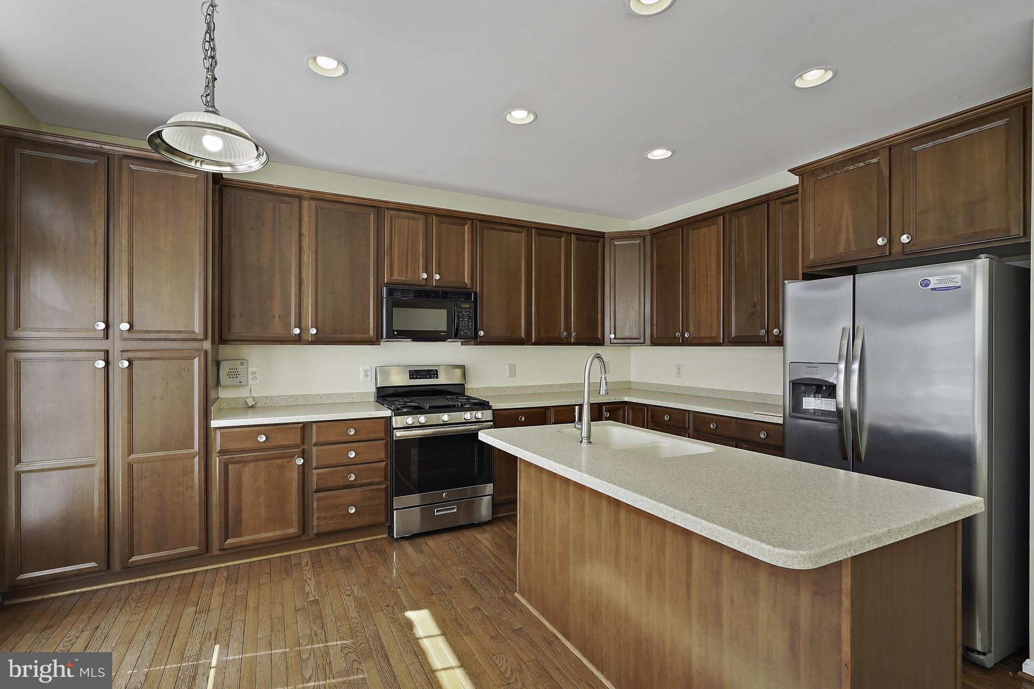 GUNSTON COMMONS - Residential Lease