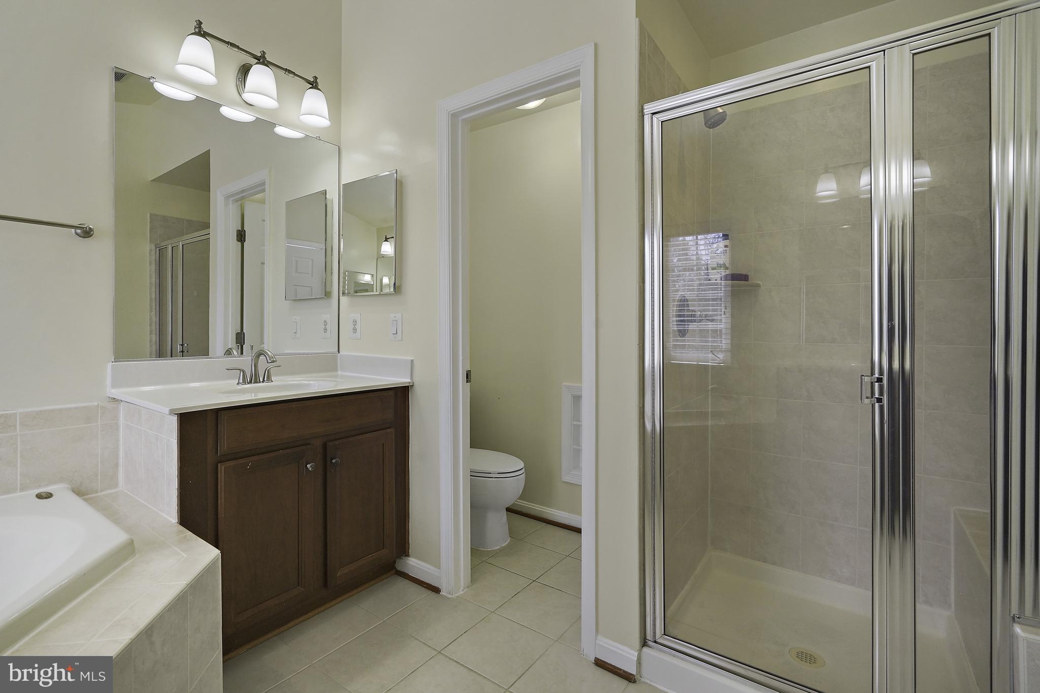 GUNSTON COMMONS - Residential Lease